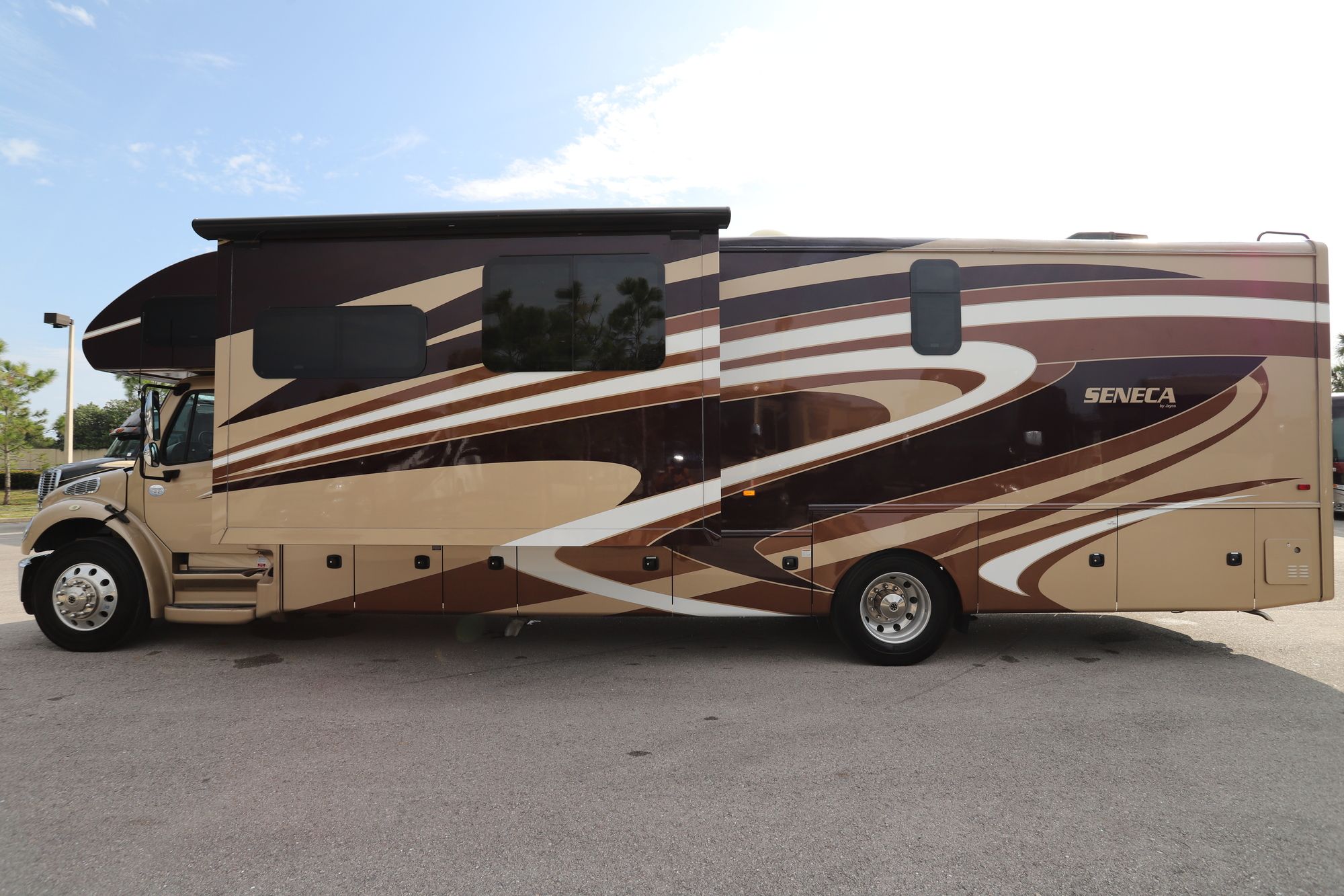 Used 2016 Jayco Seneca 37FS Super C  For Sale