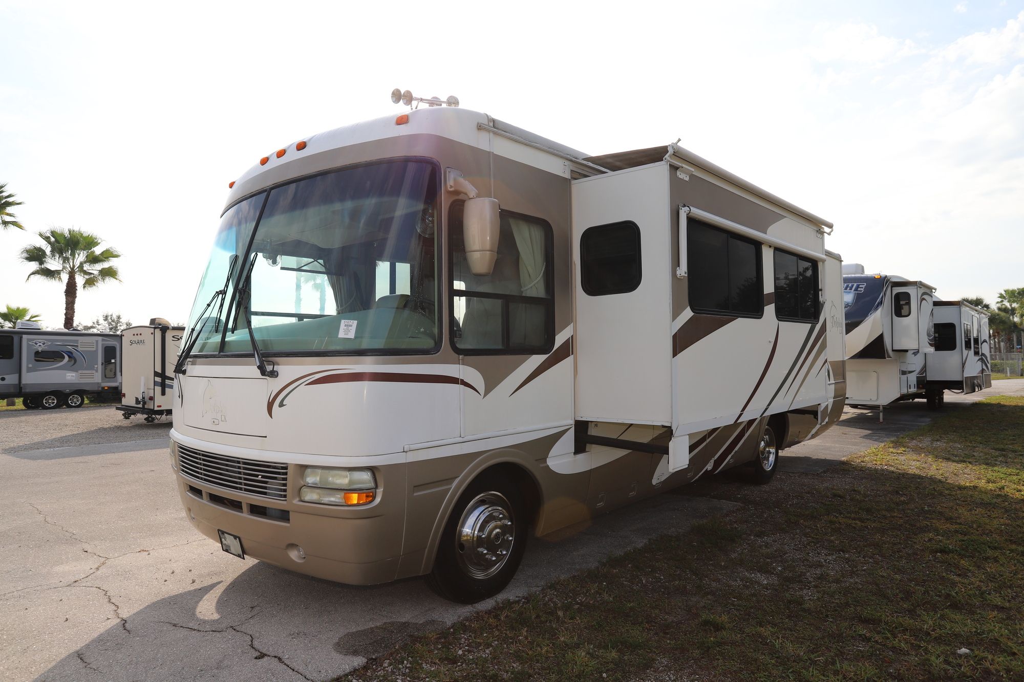Used 2005 National Rv Dolphin 6320XL Class A  For Sale