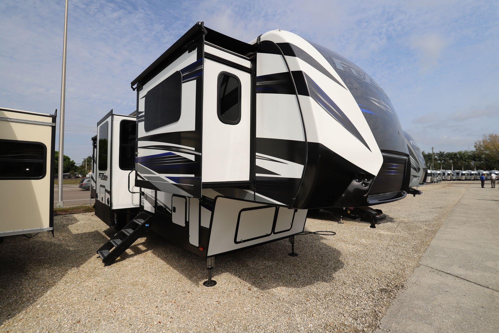 Used 2019 Keystone Fuzion 410 Fifth Wheel  For Sale