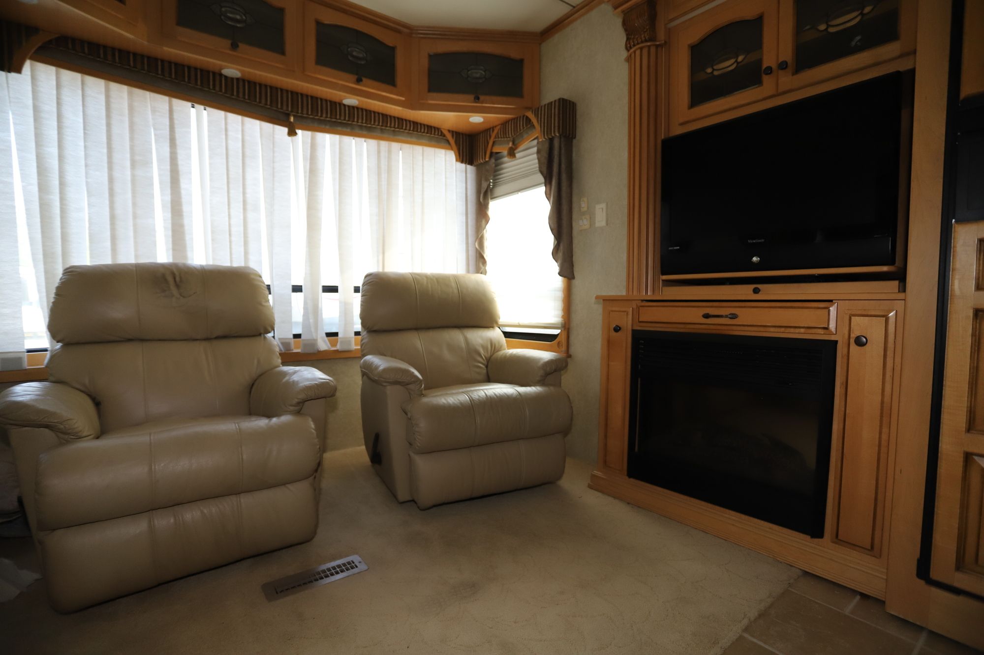 Used 2008 Newmar Kountry Aire 36KSSH Fifth Wheel  For Sale