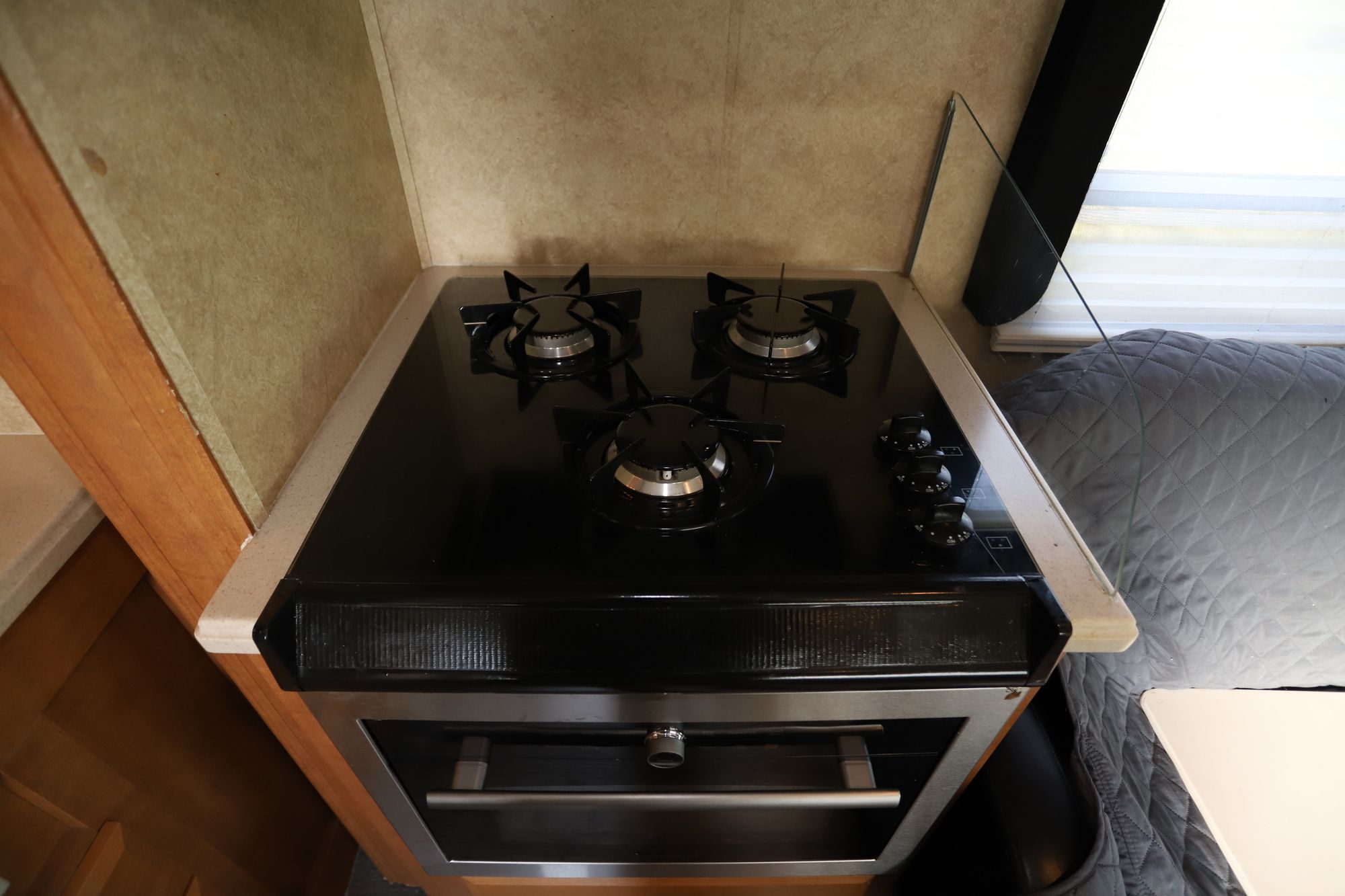 Used 2011 Forest River Lexington 283GTS Class C  For Sale