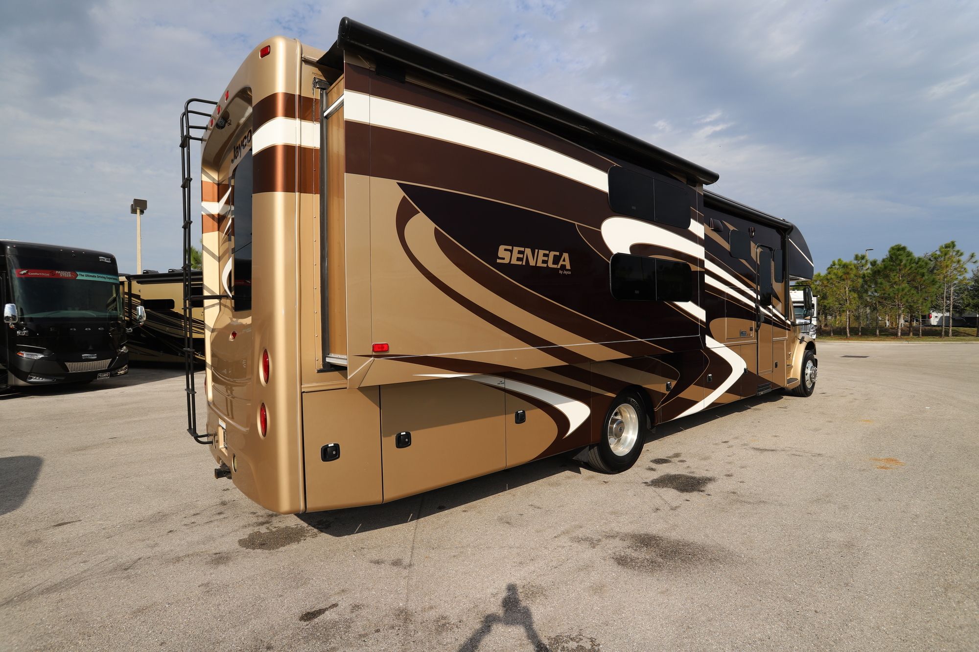 Used 2016 Jayco Seneca 37FS Super C  For Sale