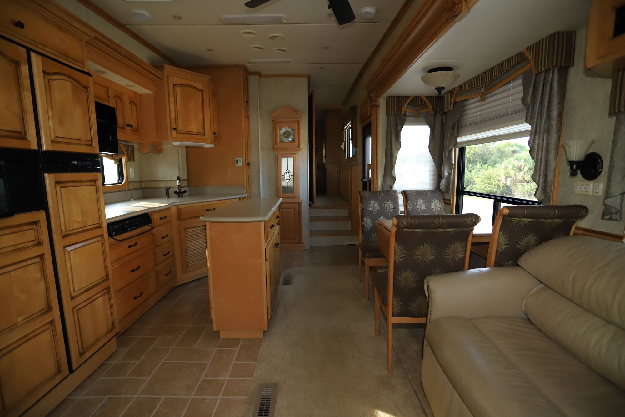 2008 Newmar Kountry Aire 36KSSH 11798-2B