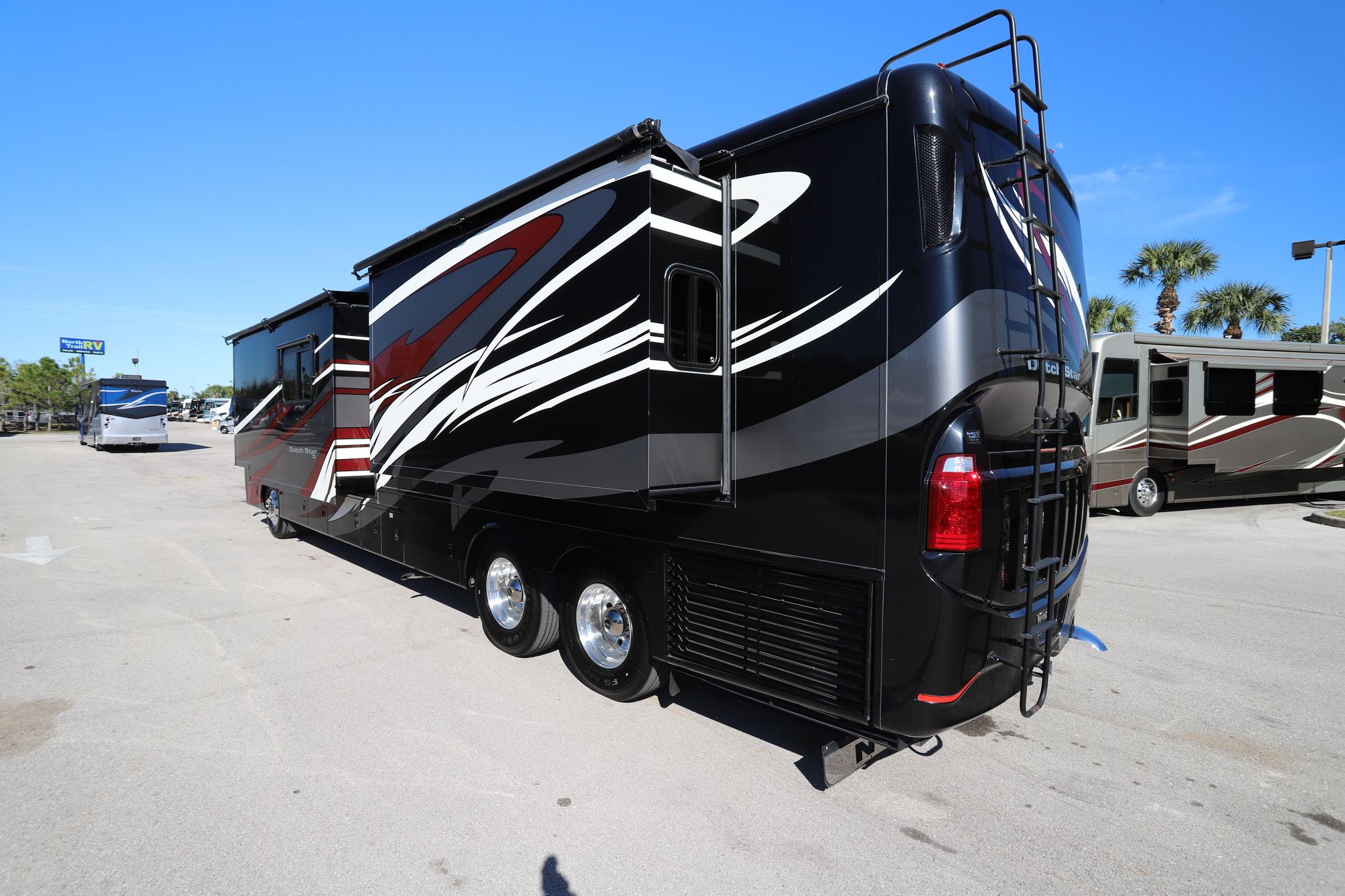 Used 2014 Newmar Dutch Star 4374 Class A  For Sale