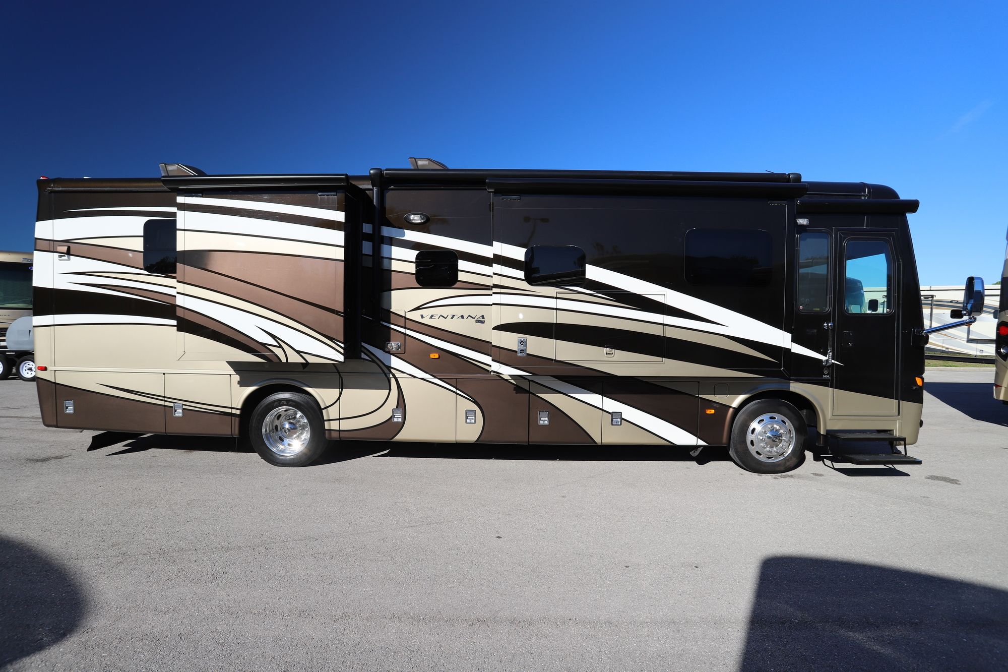 Used 2015 Newmar Ventana 3636 Class A  For Sale