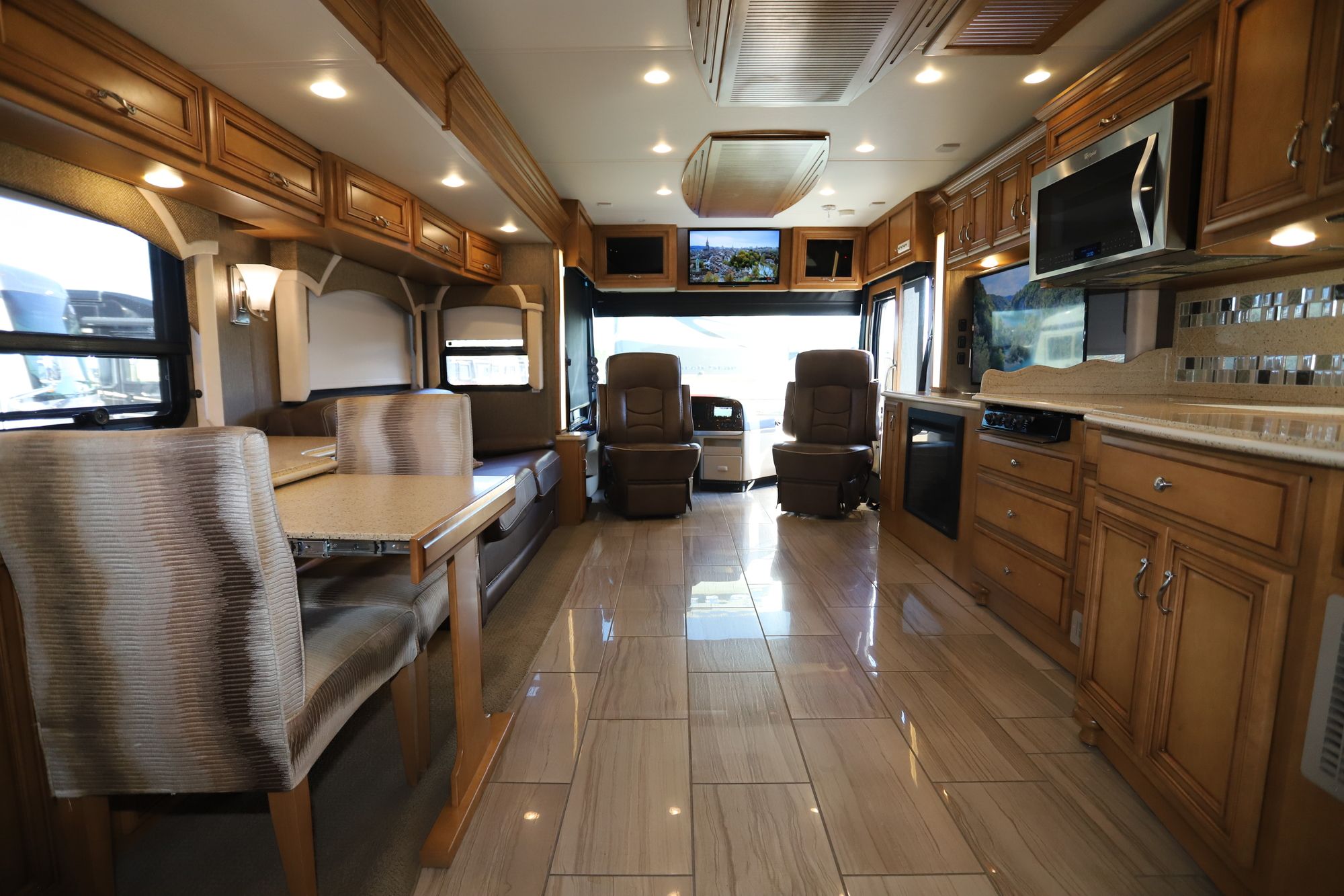 Used 2015 Newmar Ventana 3636 Class A  For Sale