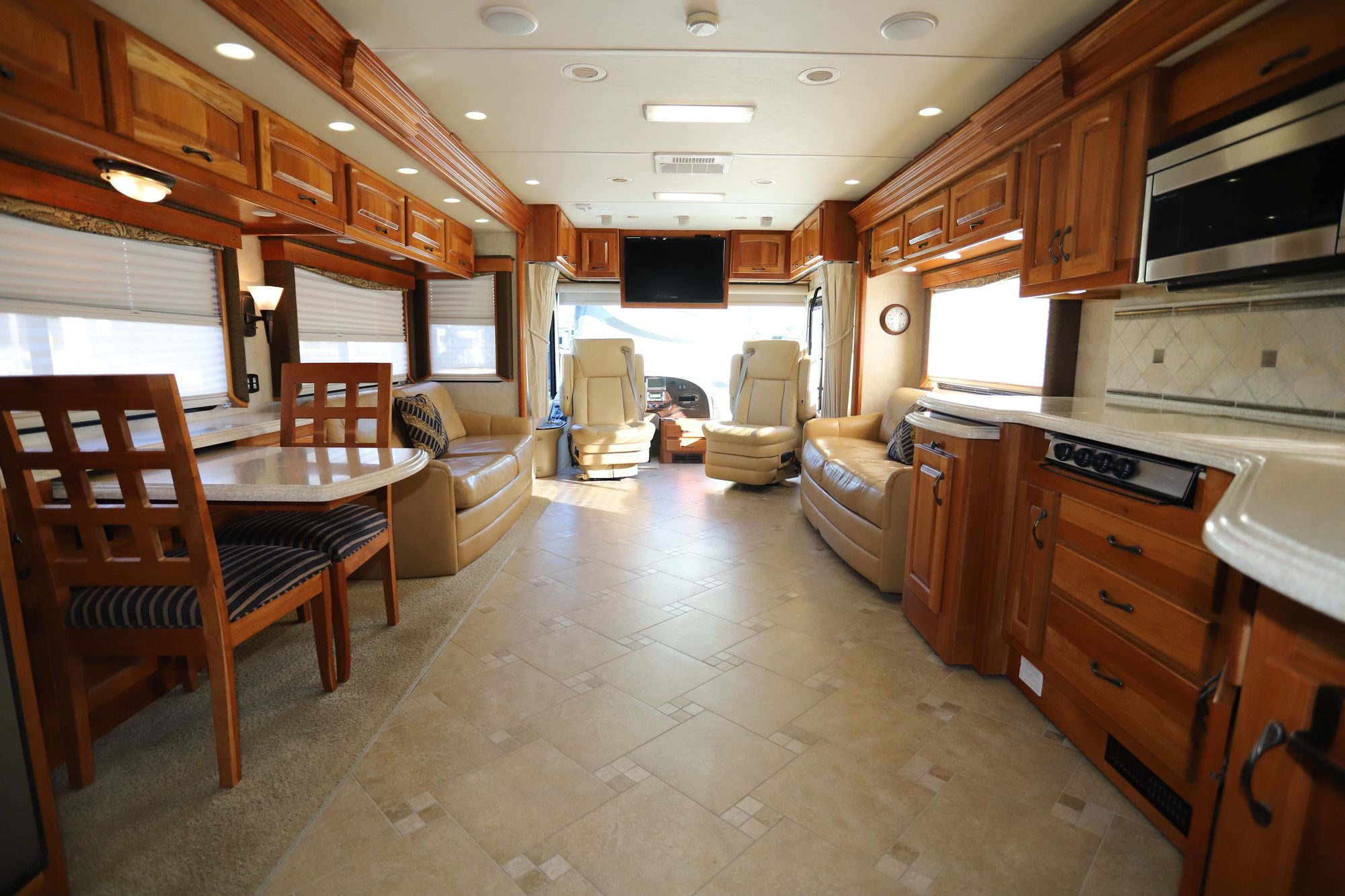 Used 2009 Monaco Camelot 42PDQ Class A  For Sale