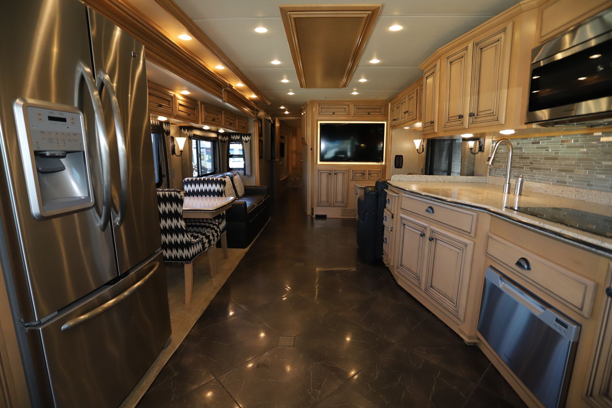 Used 2014 Newmar Dutch Star 4374 Class A  For Sale