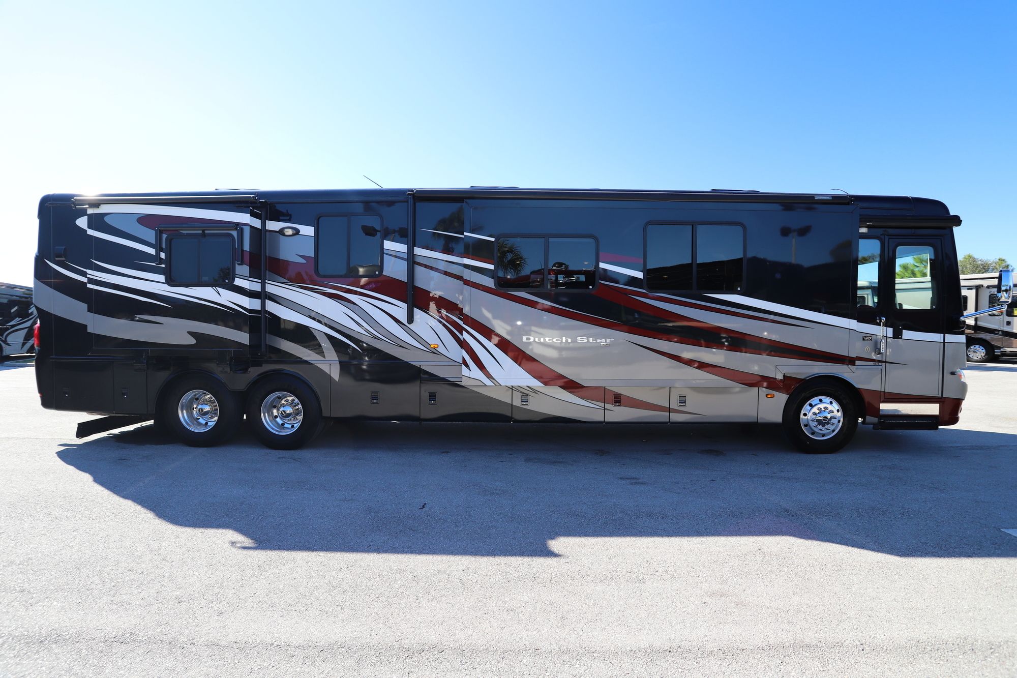 Used 2014 Newmar Dutch Star 4374 Class A  For Sale