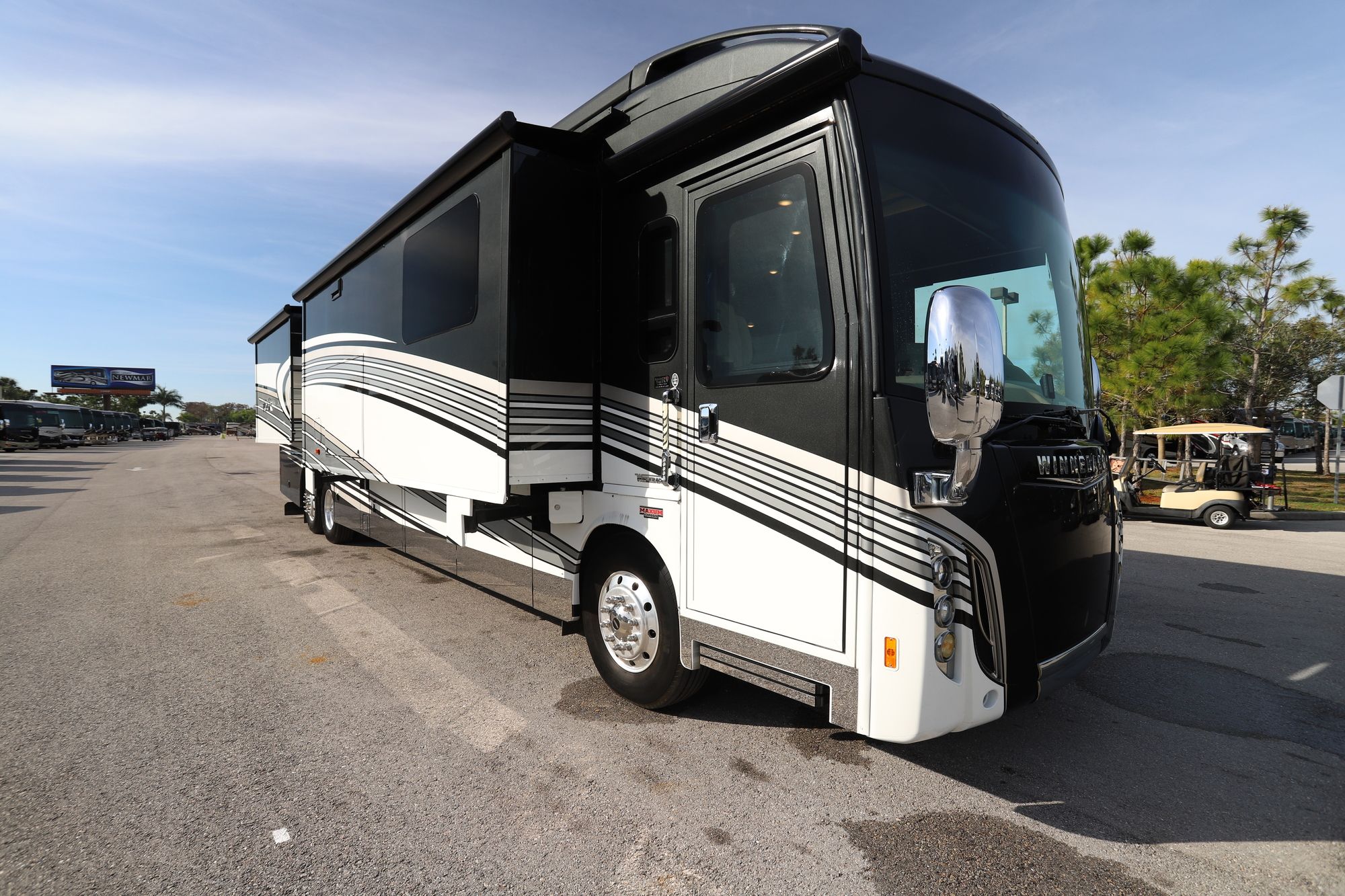 Used 2017 Winnebago Grand Tour 45RL Class A  For Sale