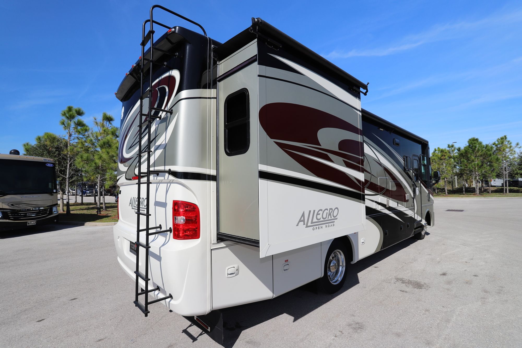 Used 2015 Tiffin Motor Homes Allegro 31SA Class A  For Sale