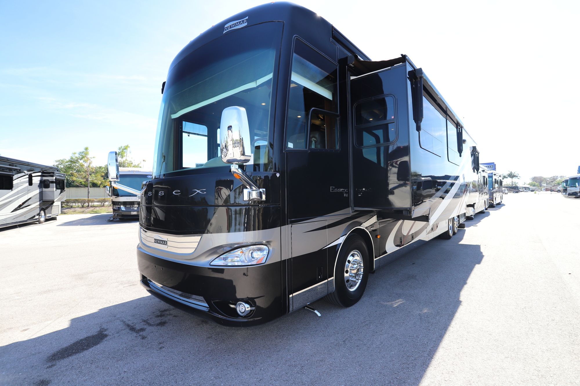 Used 2015 Newmar Essex 4553 Class A  For Sale