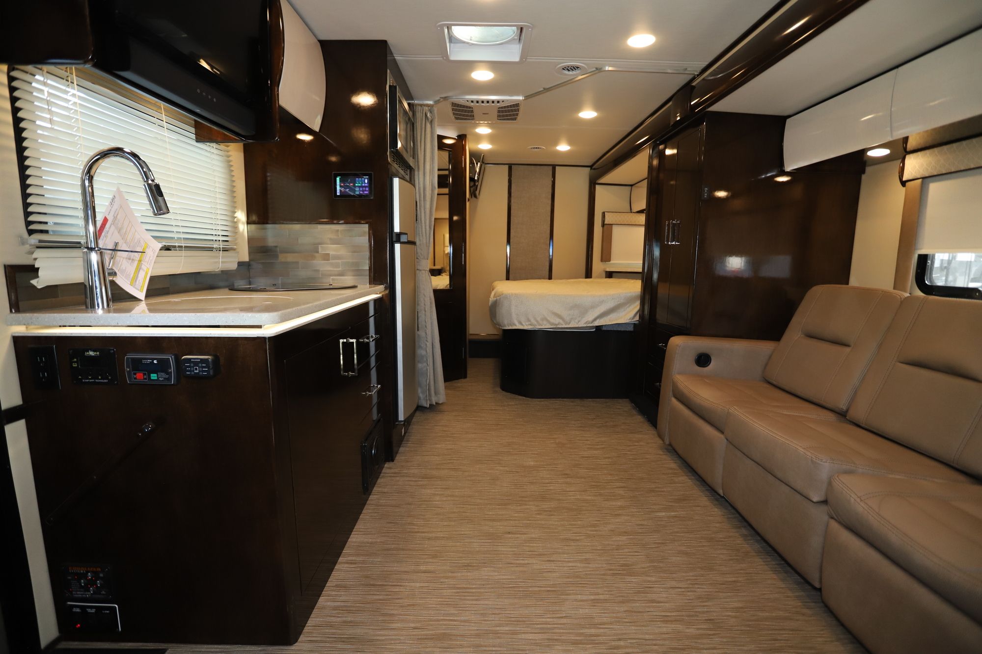 New 2020 Renegade Rv Vienna 25-V-FWC Class C  For Sale