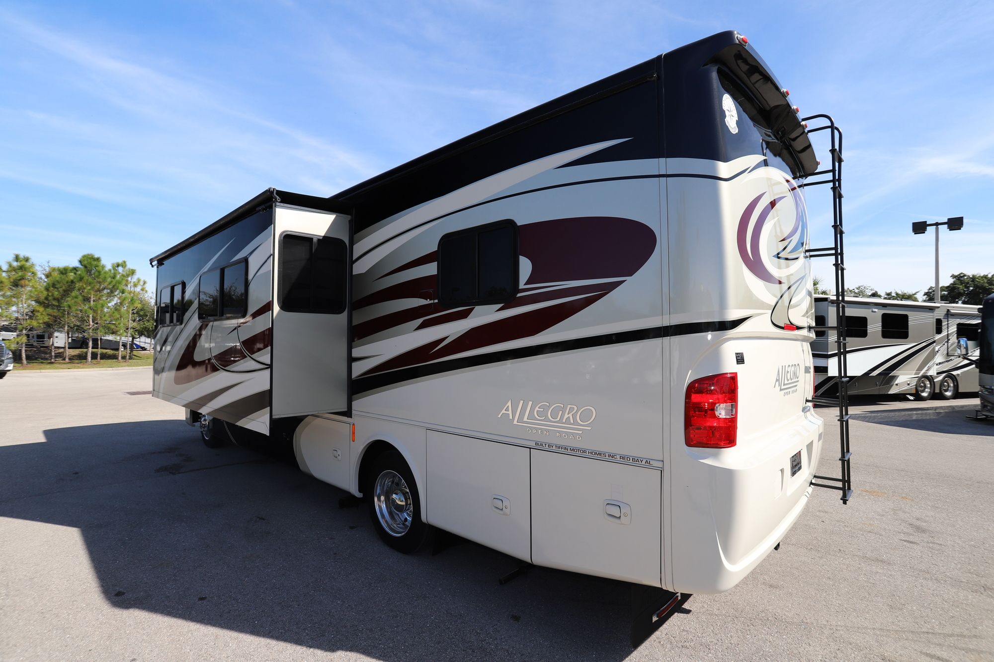 Used 2015 Tiffin Motor Homes Allegro 31SA Class A  For Sale