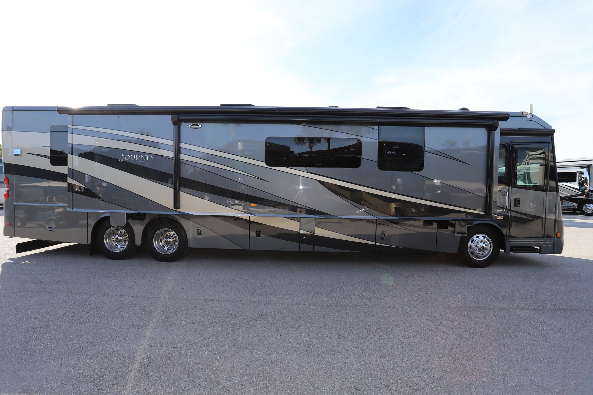 Used 2015 Winnebago Journey 42E Class A  For Sale