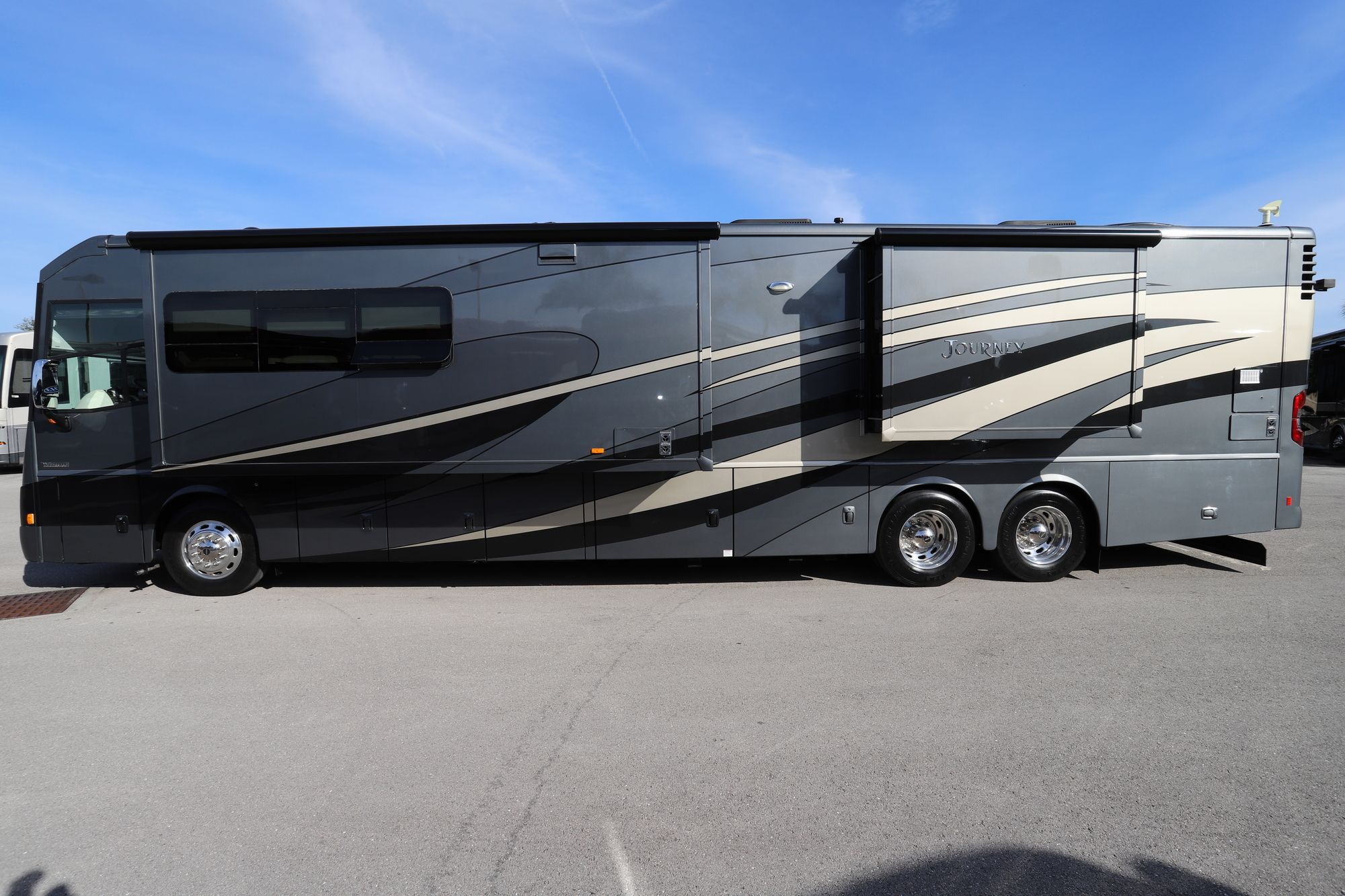 Used 2015 Winnebago Journey 42E Class A  For Sale