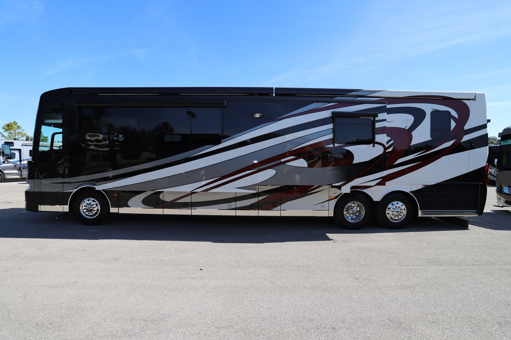 Used 2015 Newmar Essex 4553 Class A  For Sale