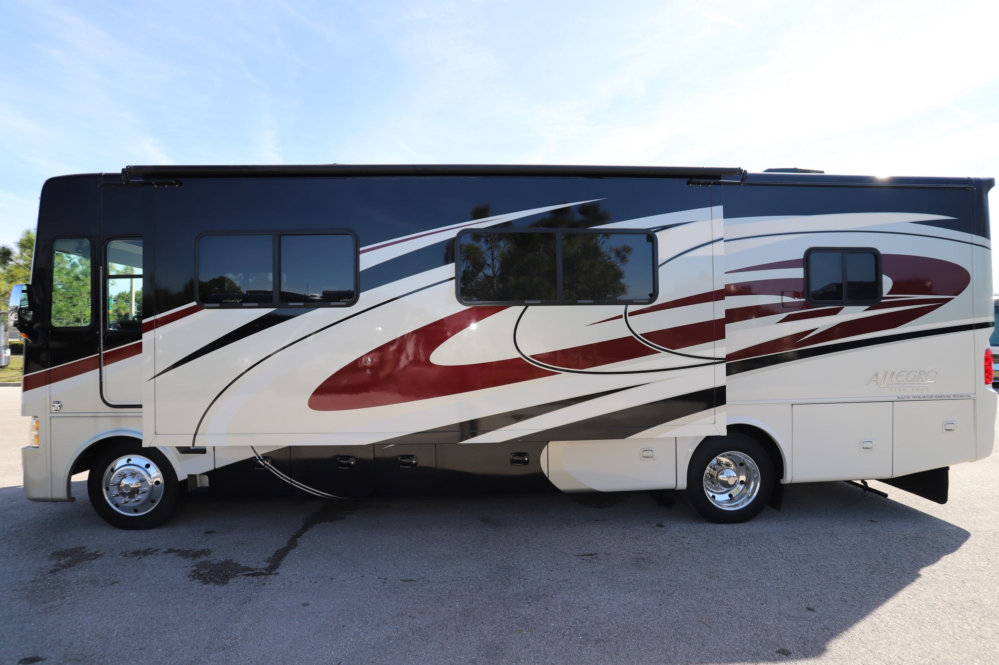 Used 2015 Tiffin Motor Homes Allegro 31SA Class A  For Sale