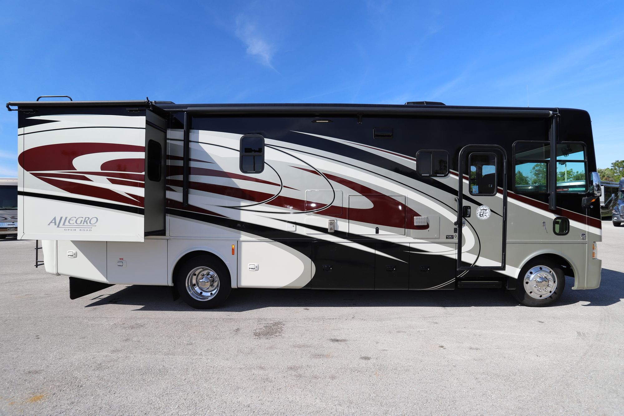 Used 2015 Tiffin Motor Homes Allegro 31SA Class A  For Sale