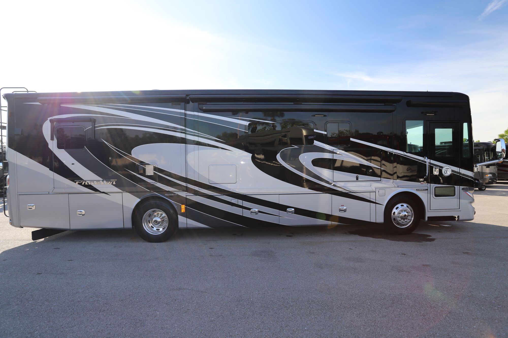 Used 2015 Tiffin Motor Homes Phaeton 36GH Class A  For Sale
