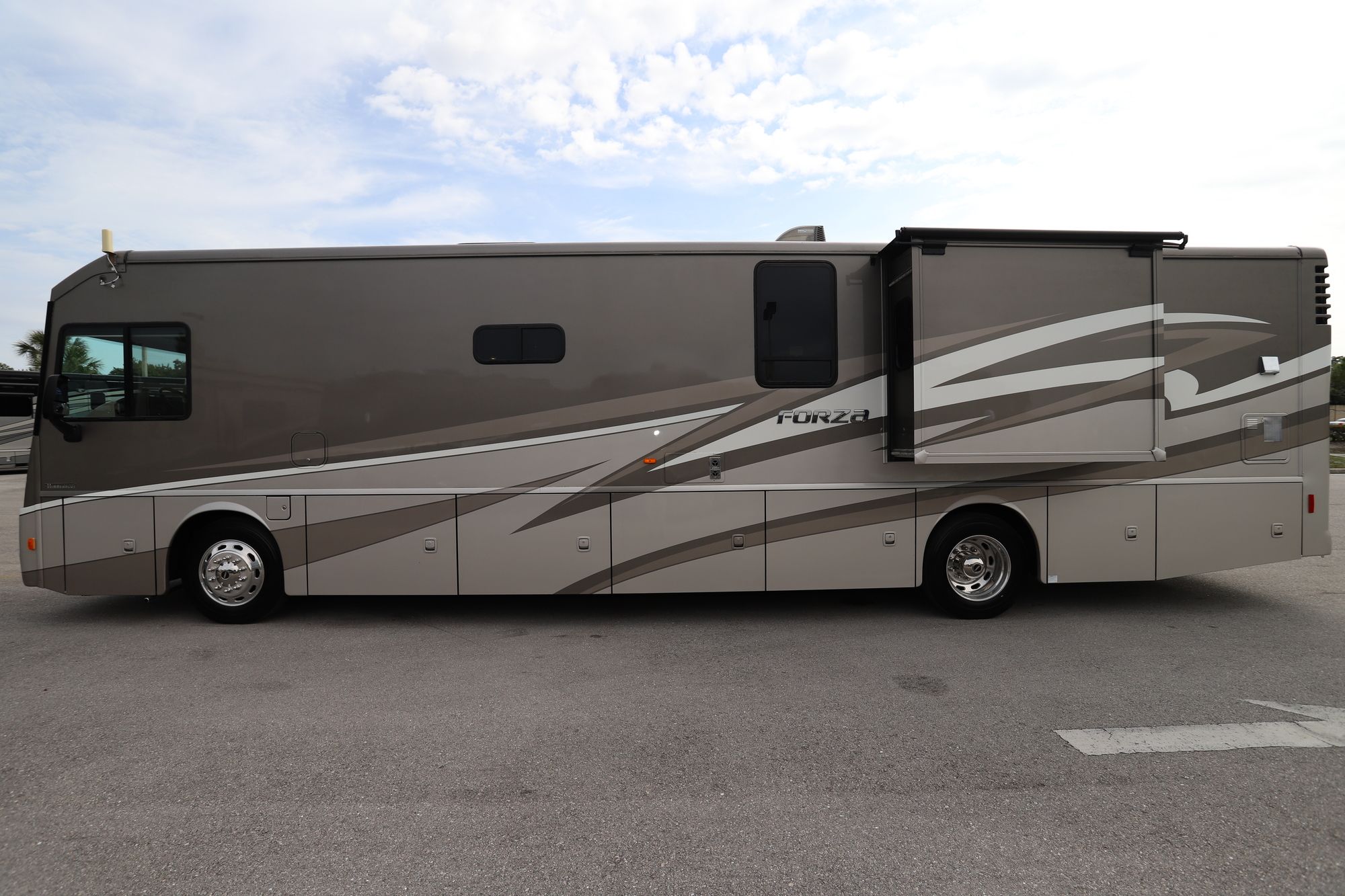 Used 2015 Winnebago Forza 38R Class A  For Sale