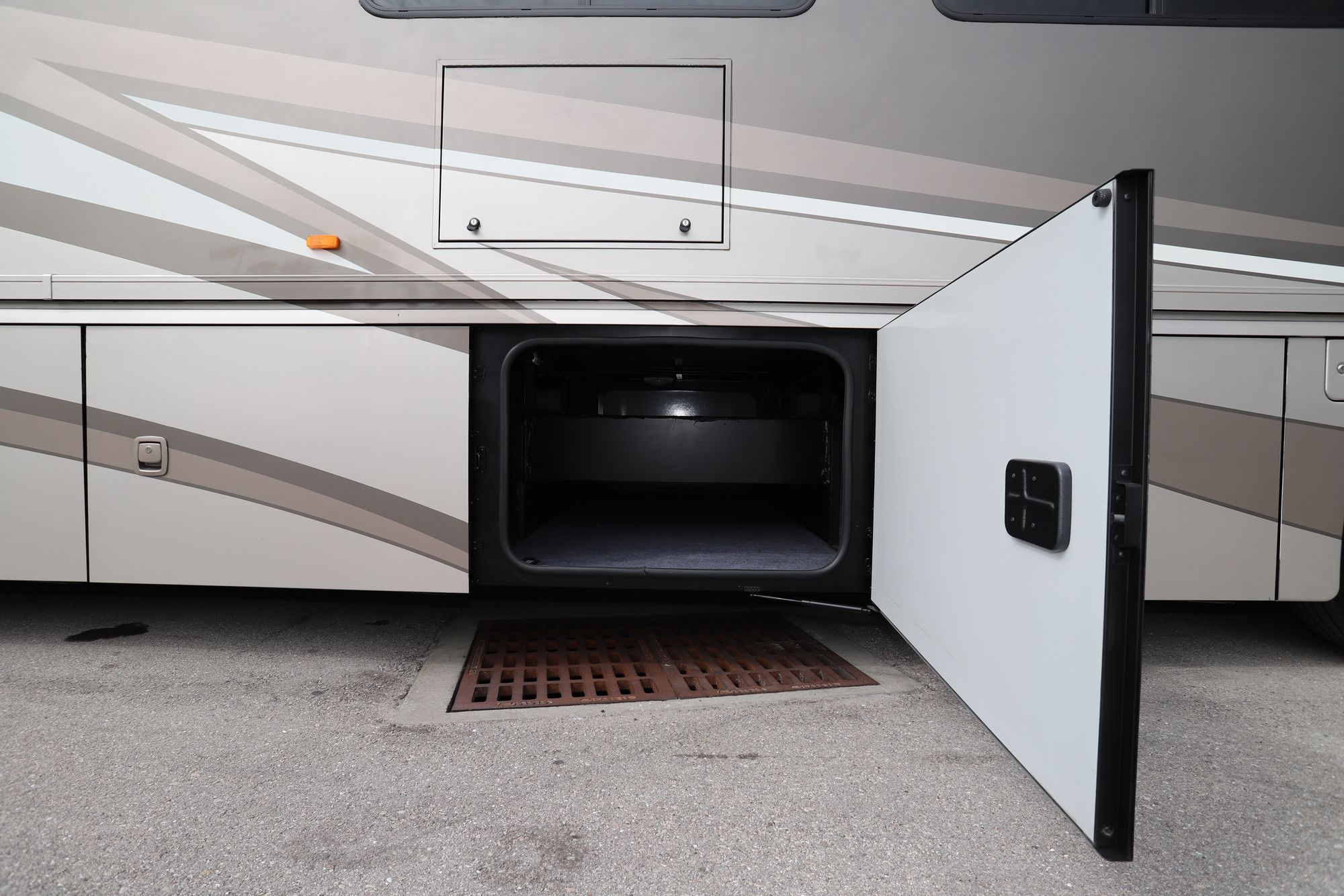 Used 2015 Winnebago Forza 38R Class A  For Sale