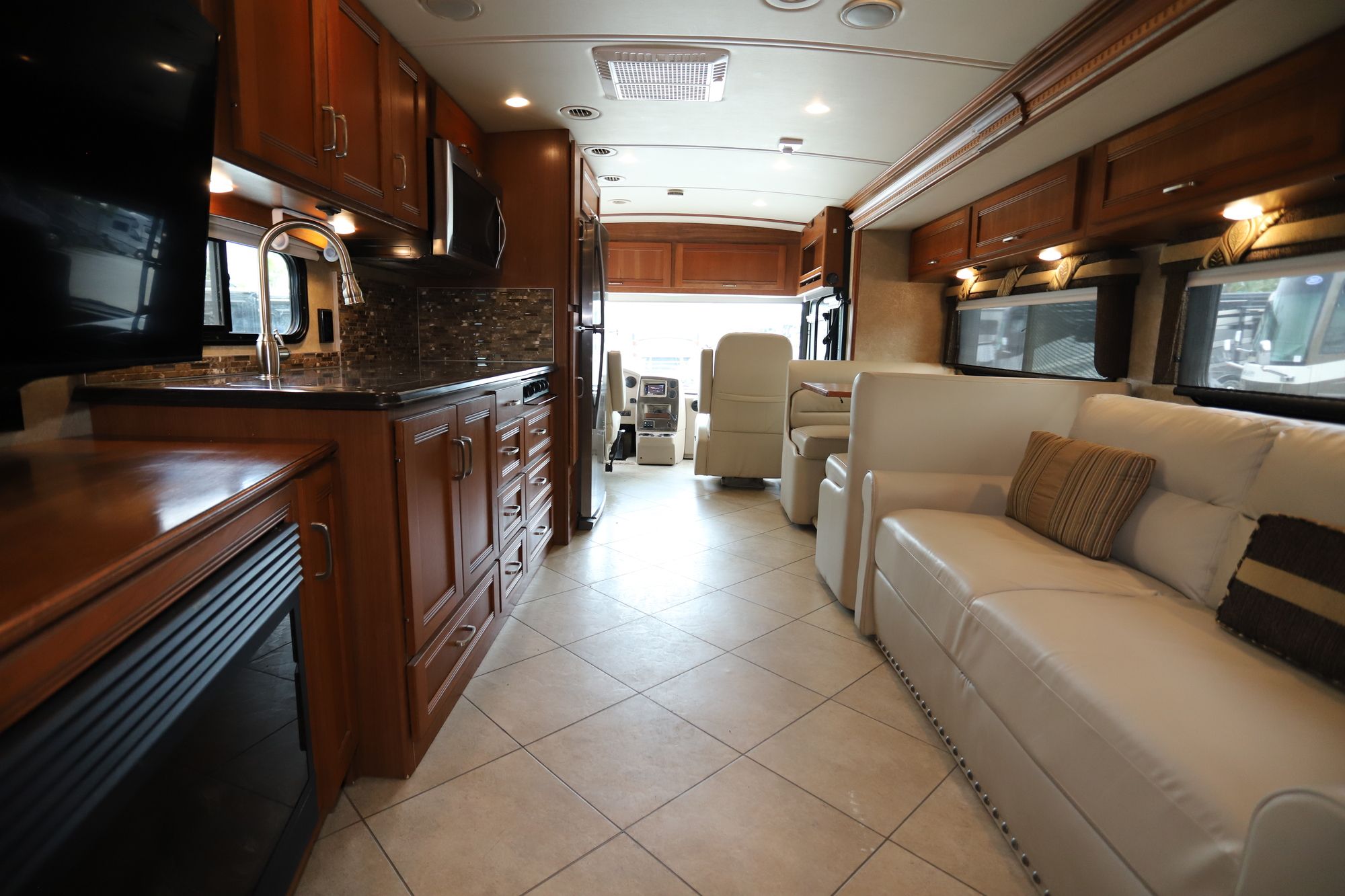 Used 2015 Winnebago Forza 38R Class A  For Sale