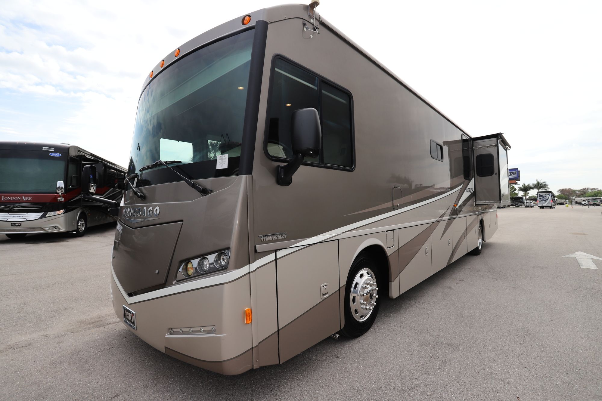 Used 2015 Winnebago Forza 38R Class A  For Sale