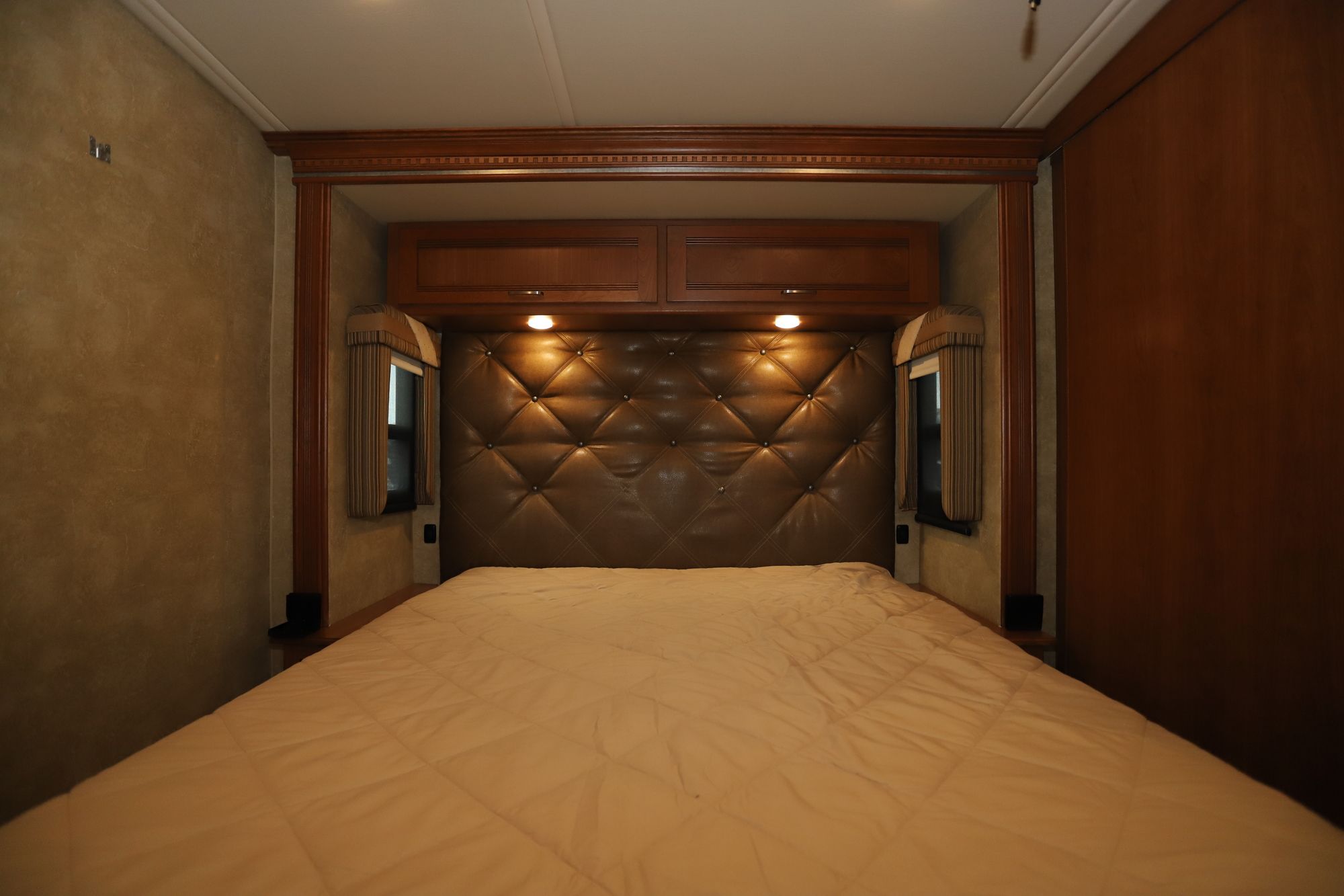 Used 2015 Winnebago Forza 38R Class A  For Sale