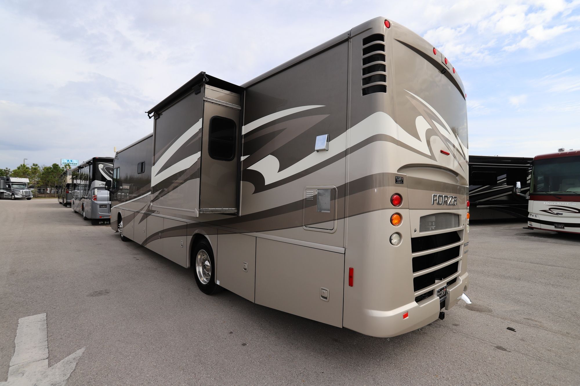 Used 2015 Winnebago Forza 38R Class A  For Sale