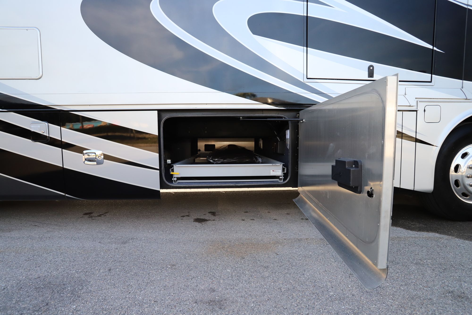 Used 2015 Tiffin Motor Homes Phaeton 36GH Class A  For Sale