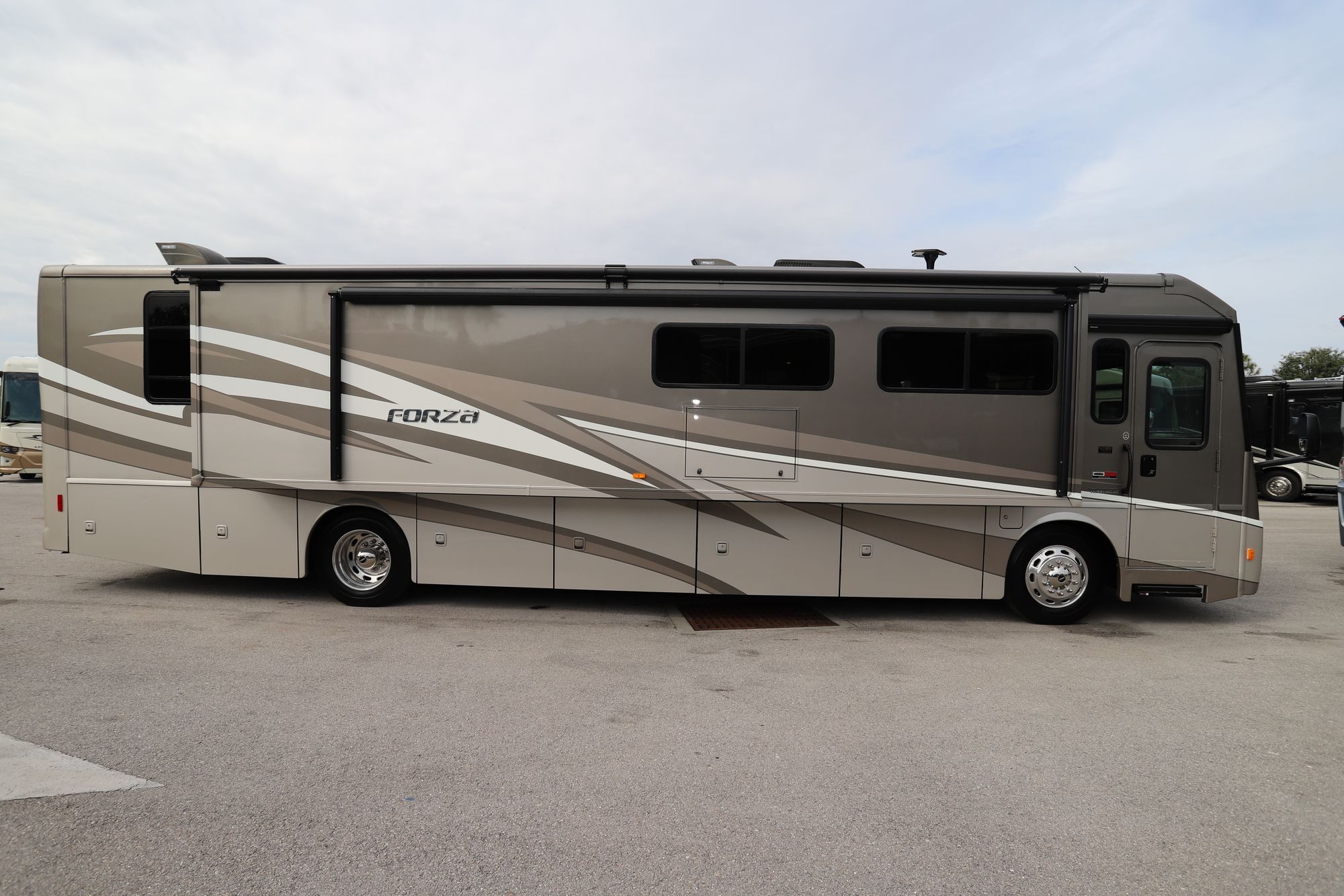 Used 2015 Winnebago Forza 38R Class A  For Sale