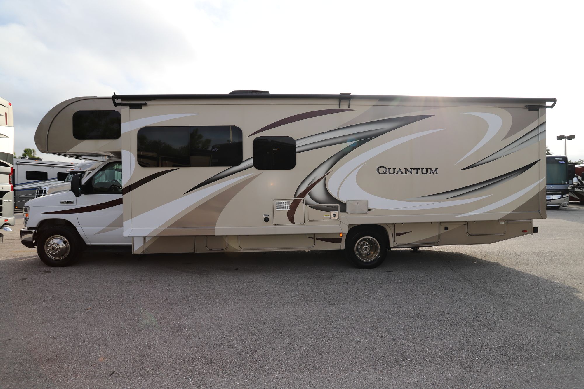 Used 2017 Thor Quantum 31PD Class C  For Sale