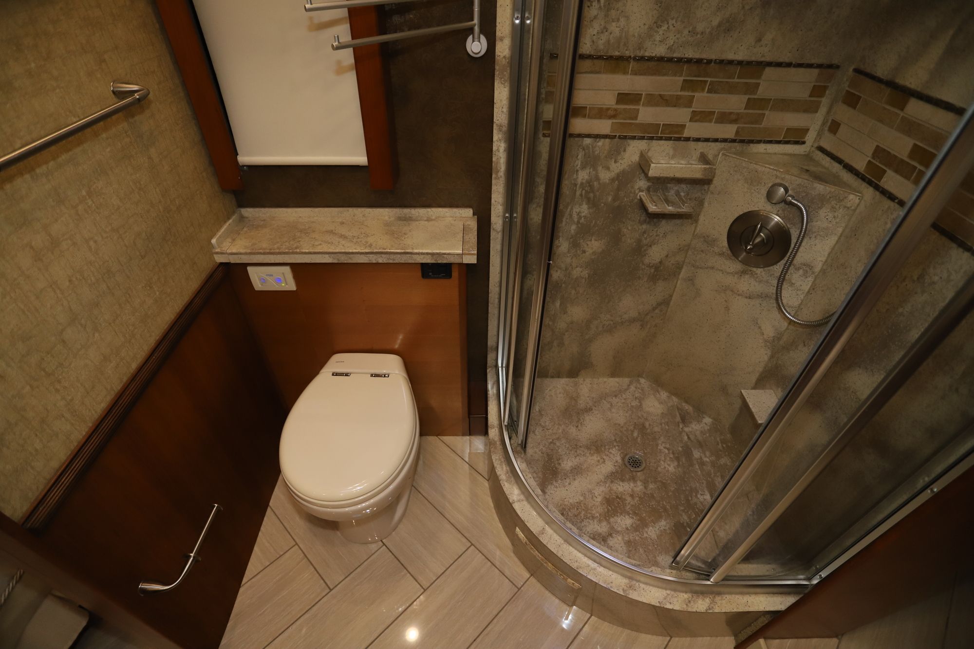 Used 2014 Tiffin Motor Homes Allegro Bus 45 LP Class A  For Sale