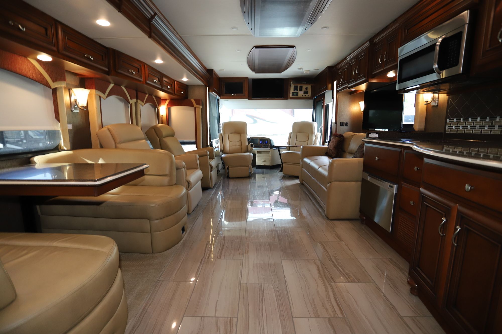 Used 2014 Newmar Ventana 4369 Class A  For Sale