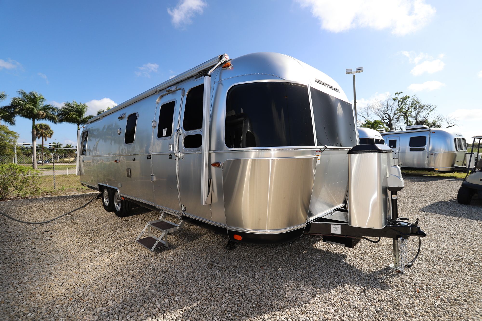 Used 2018 Airstream Classic 30 Travel Trailer  For Sale