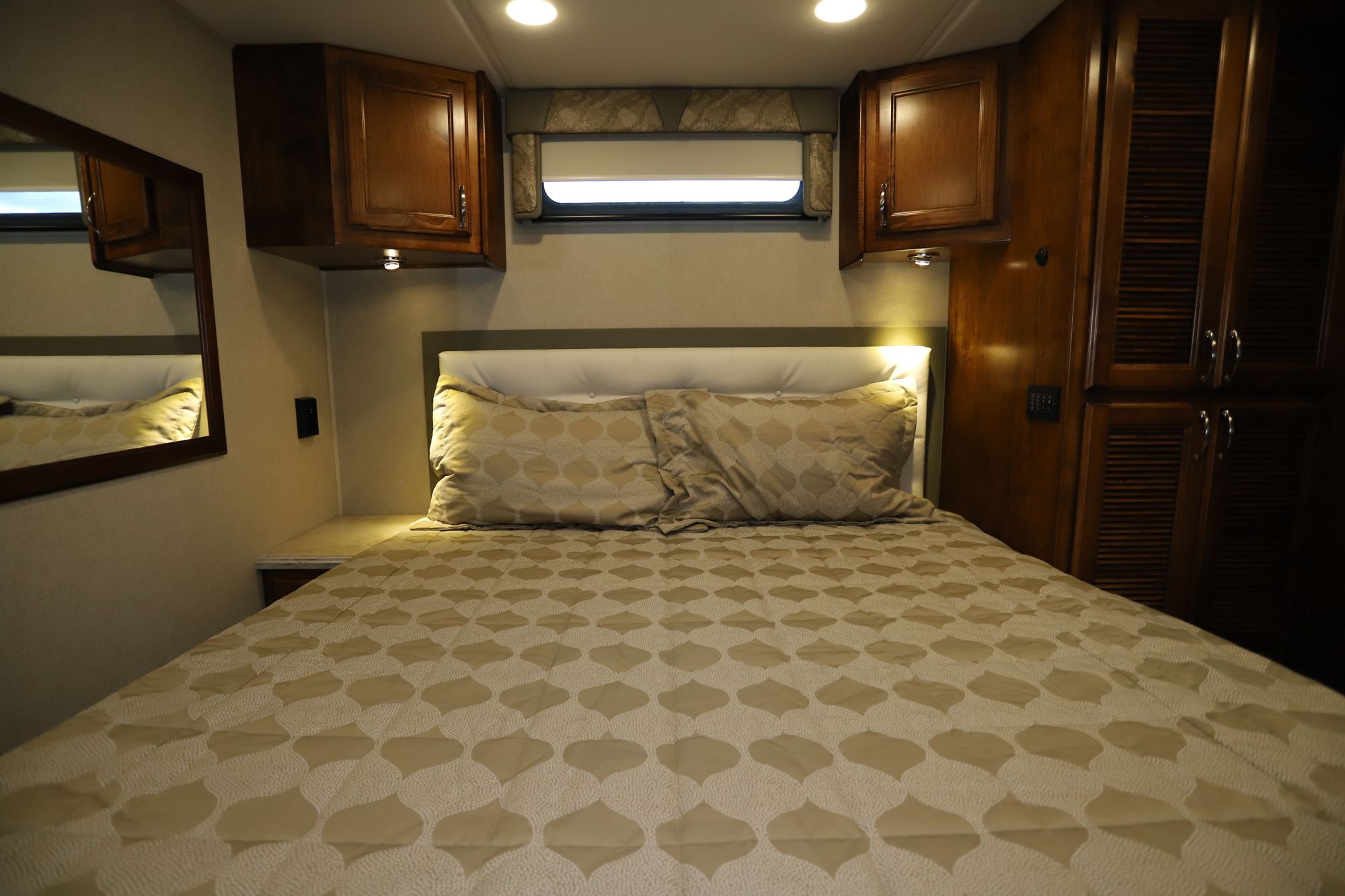 Used 2019 Renegade Rv Verona 40VBH Class C  For Sale