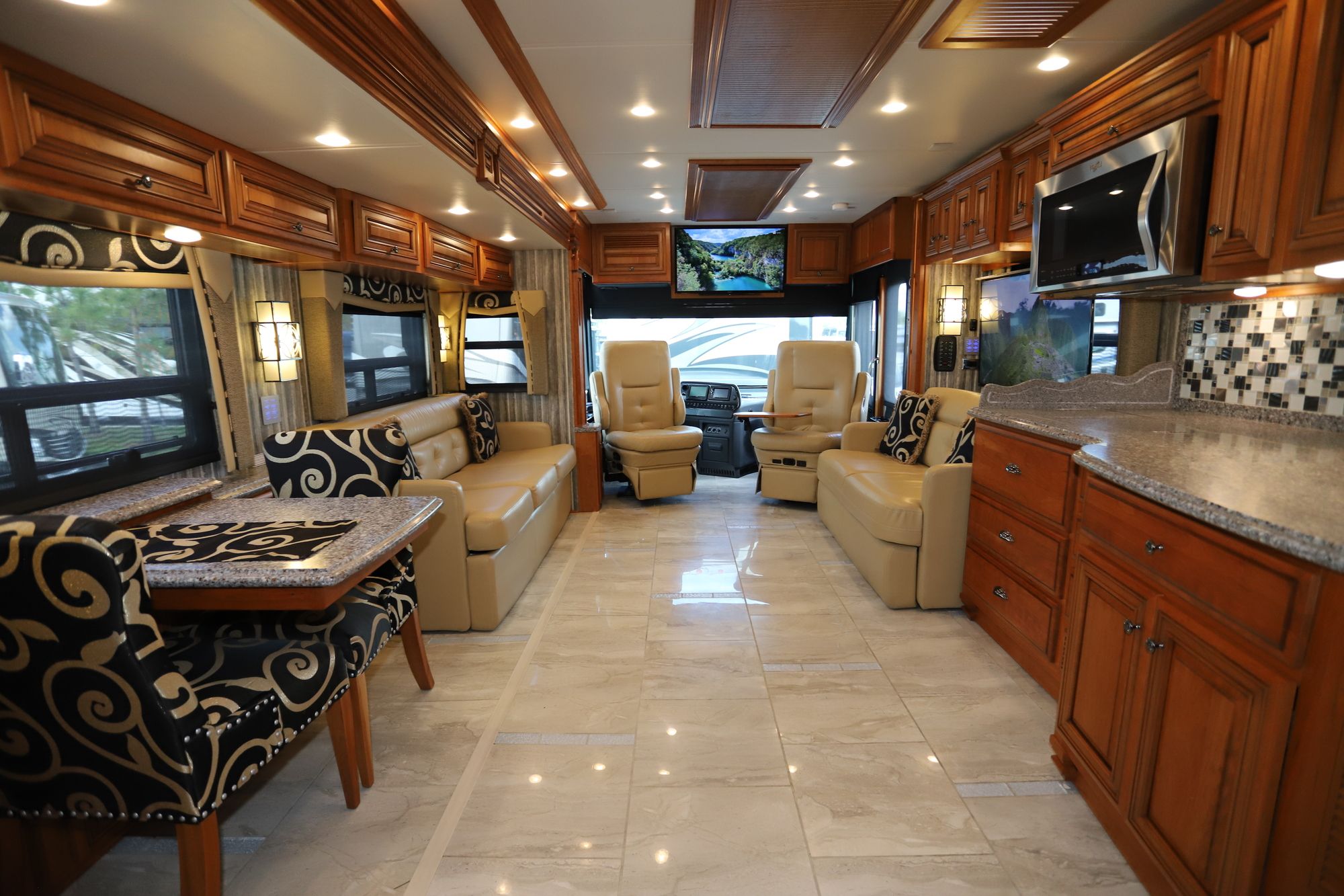 Used 2017 Newmar Dutch Star 3736 Class A  For Sale