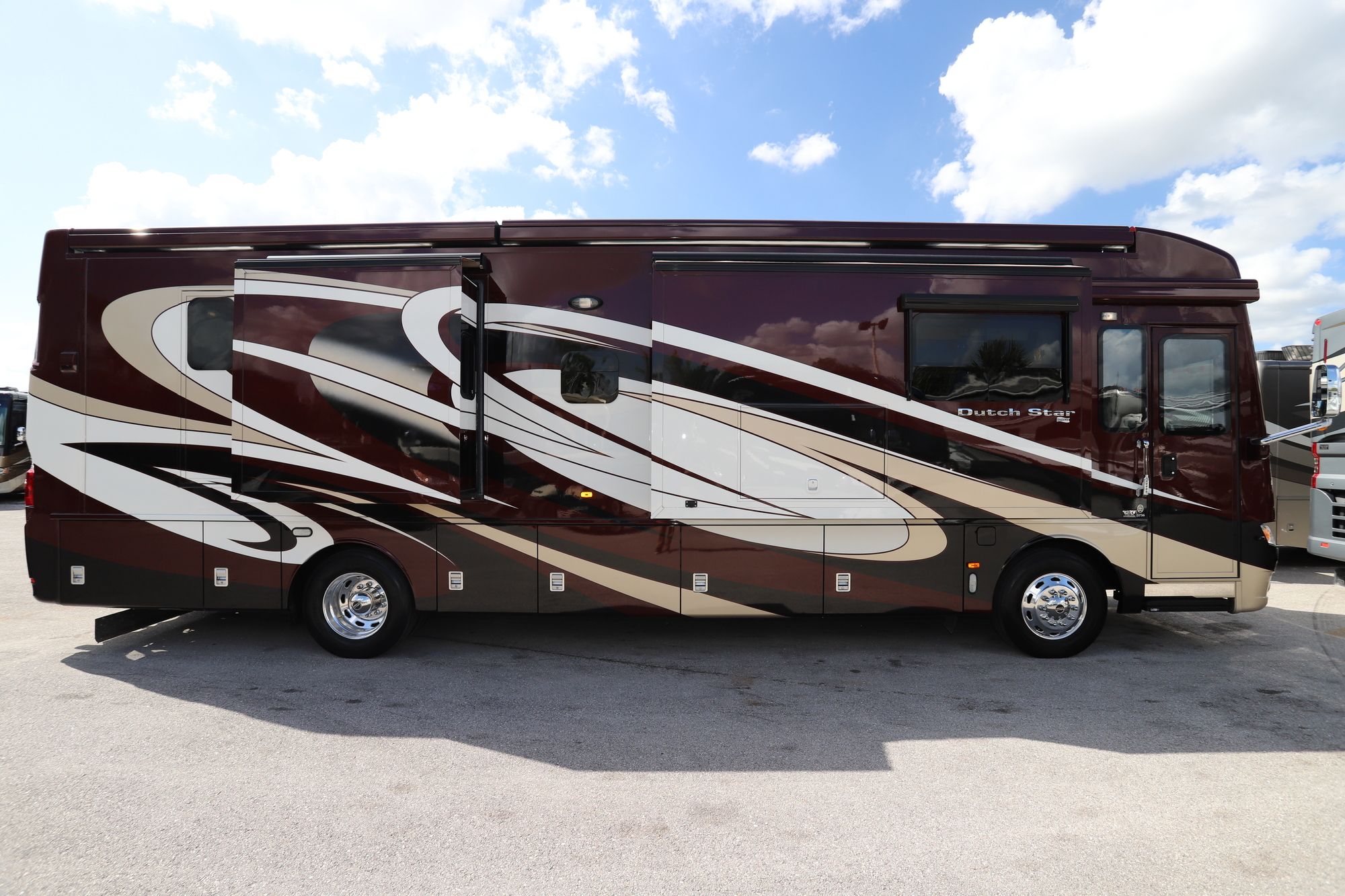 Used 2017 Newmar Dutch Star 3736 Class A  For Sale