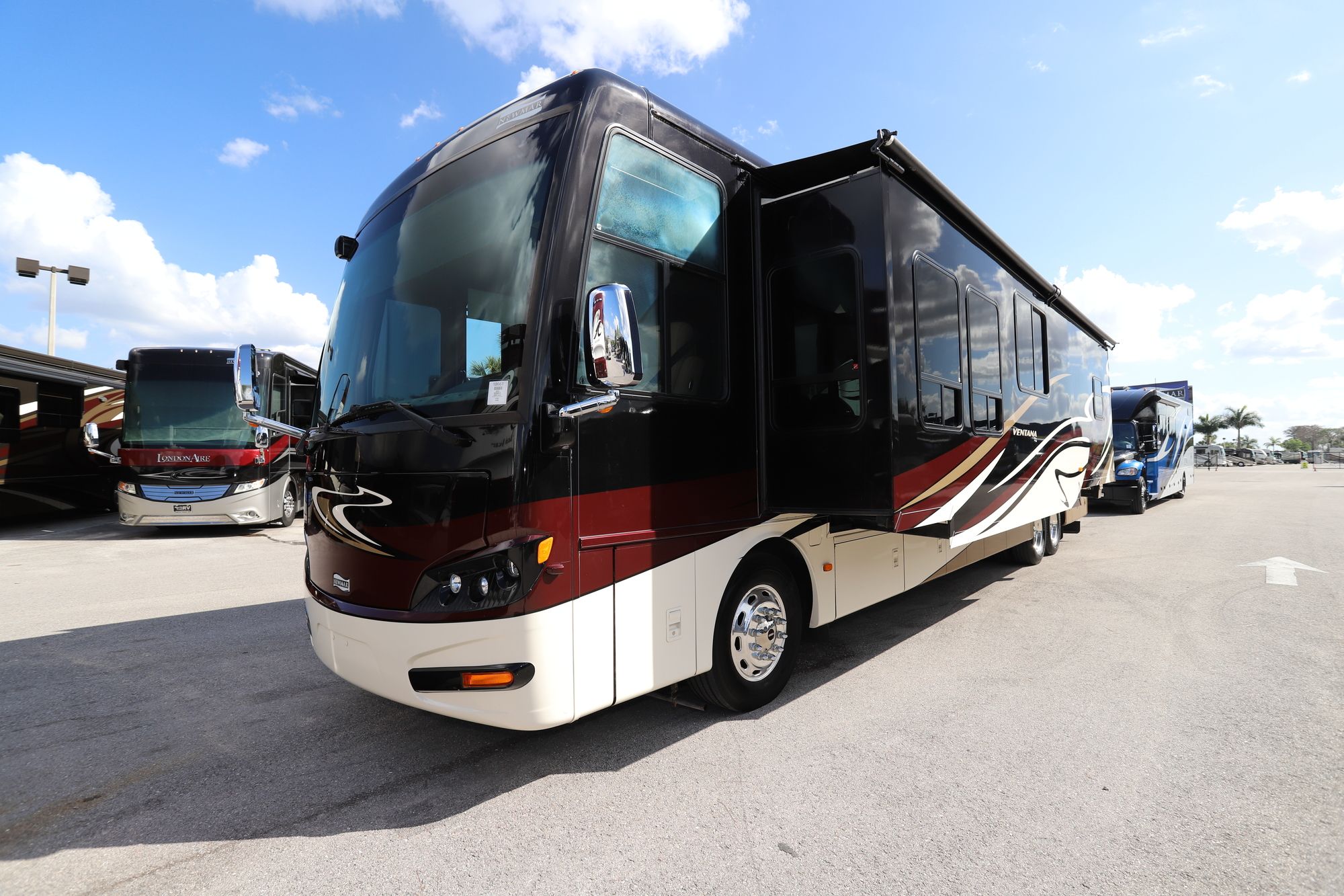 Used 2014 Newmar Ventana 4369 Class A  For Sale