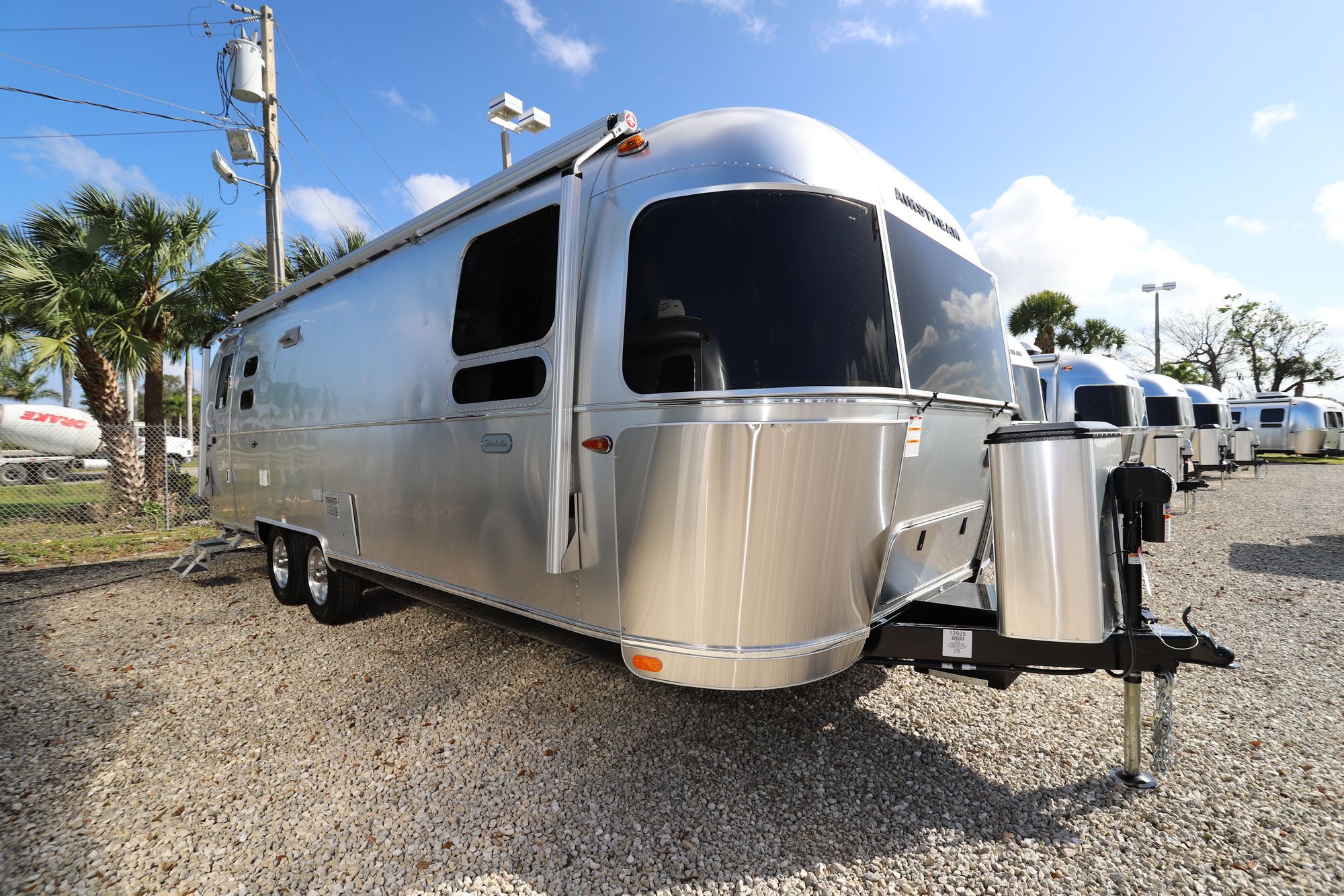 New 2020 Airstream Globetrotter 27FB Travel Trailer  For Sale