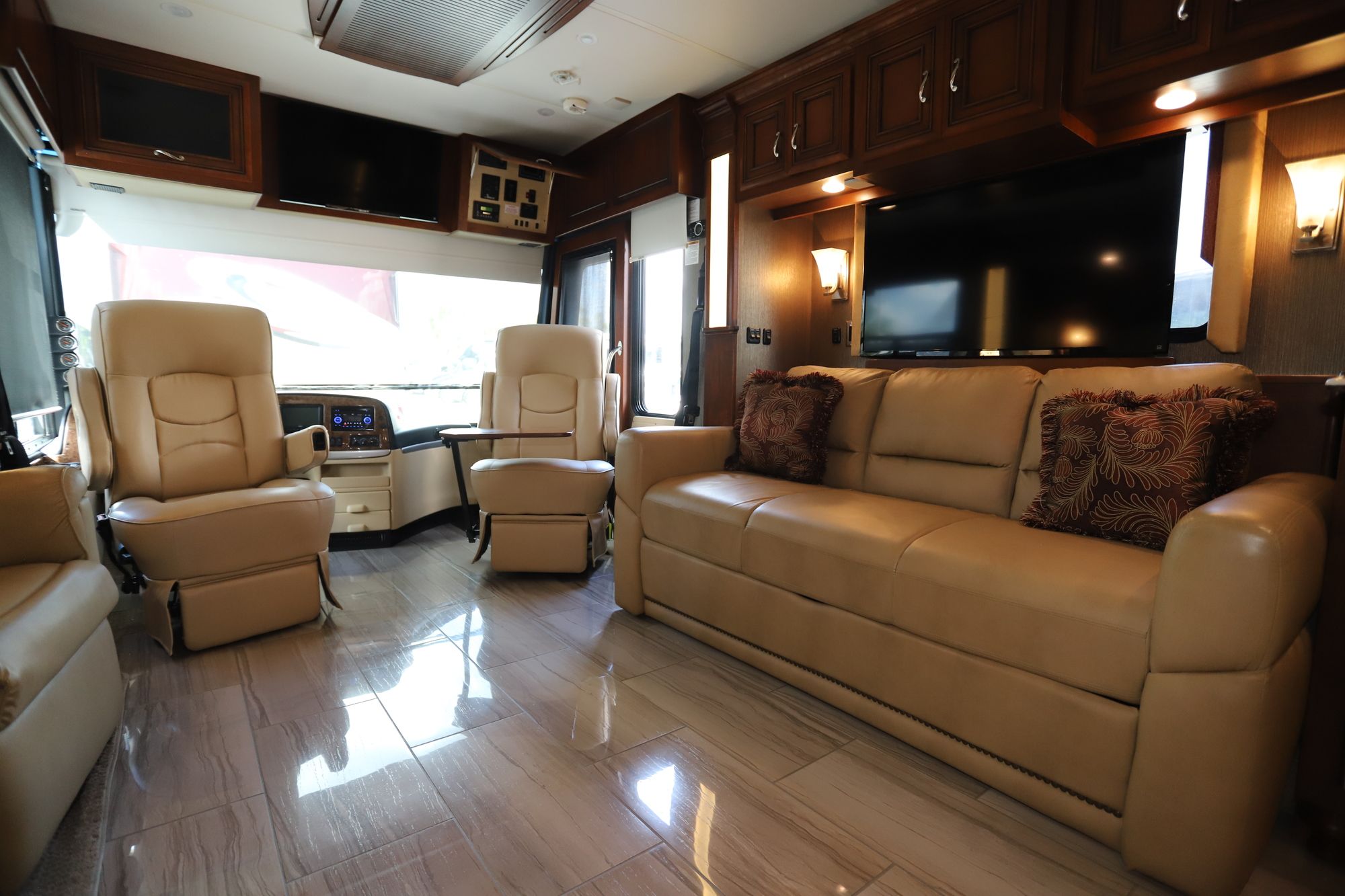 Used 2014 Newmar Ventana 4369 Class A  For Sale