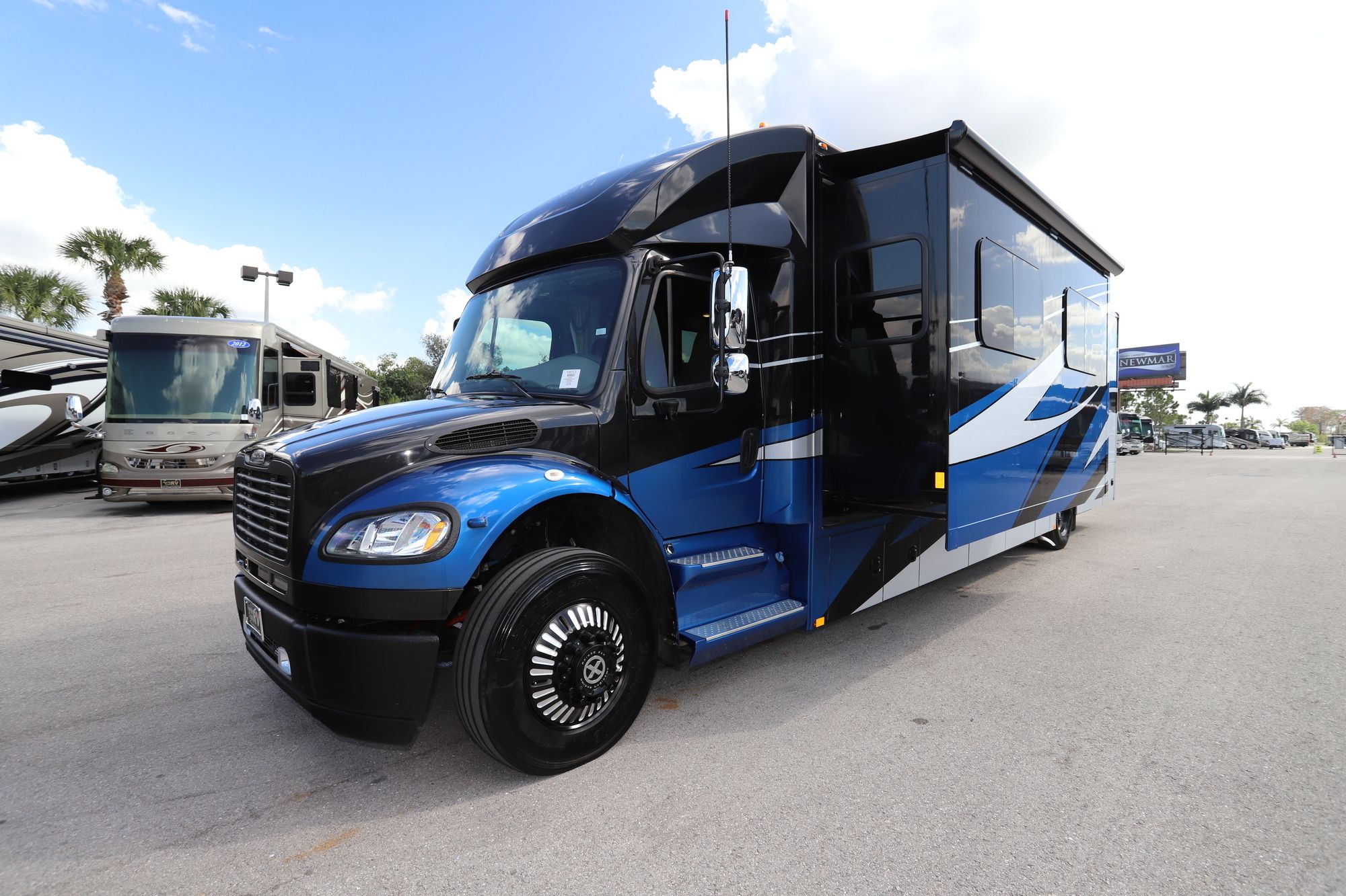 Used 2019 Renegade Rv Verona 40VBH Class C  For Sale