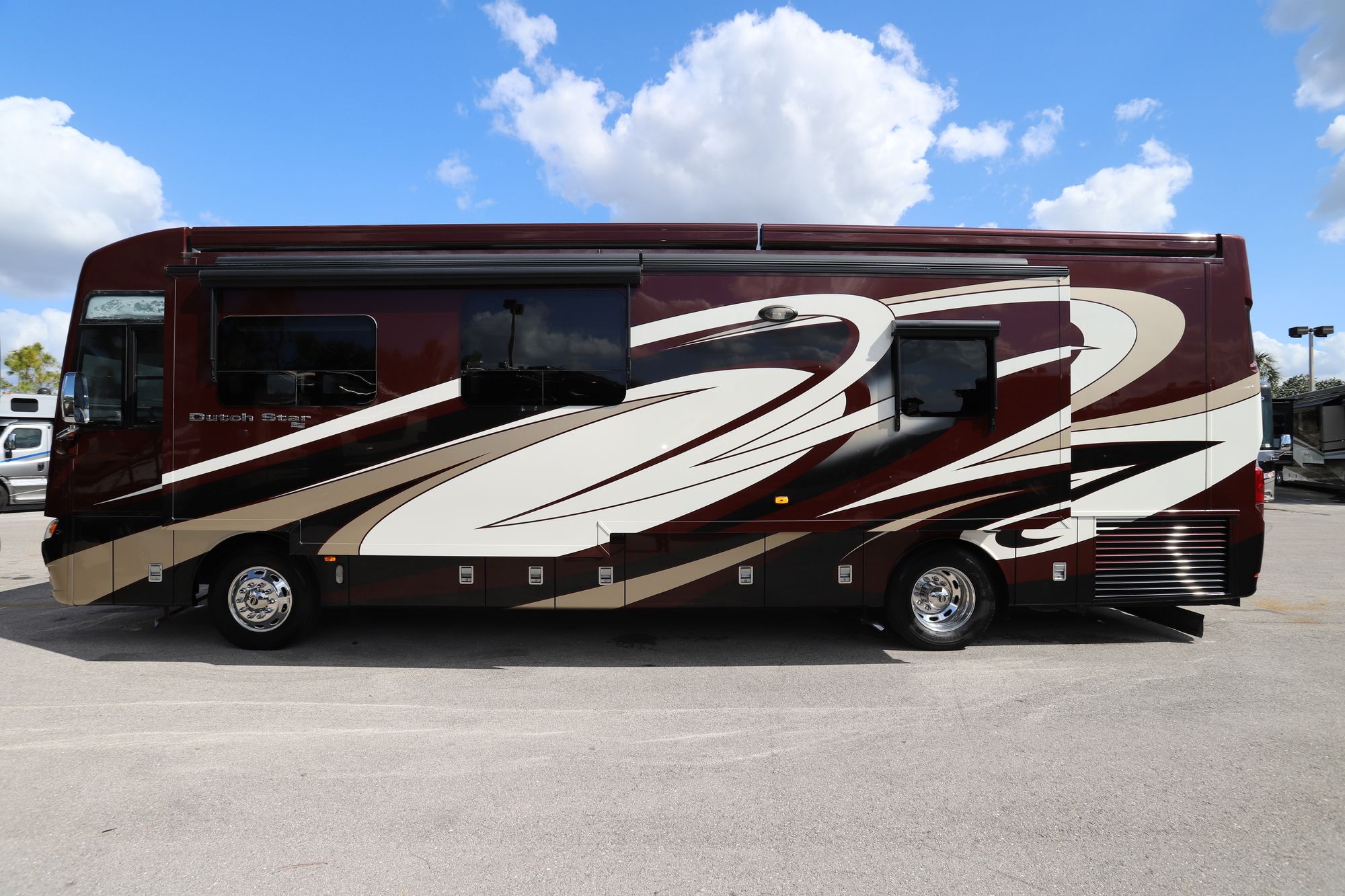 Used 2017 Newmar Dutch Star 3736 Class A  For Sale