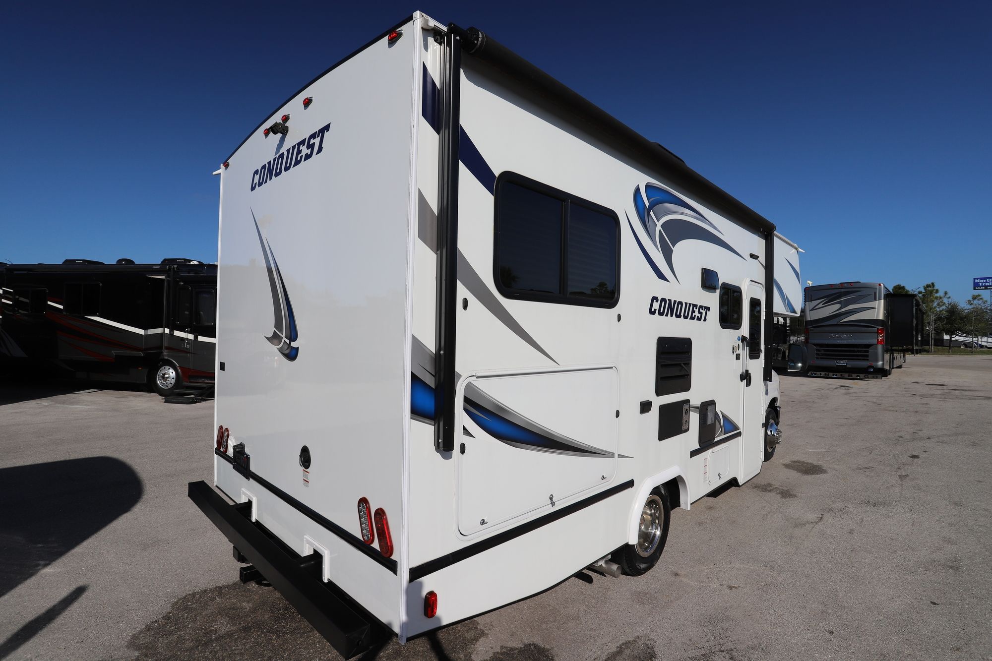 Used 2019 Gulf Stream Conquest 6237LE Class C  For Sale