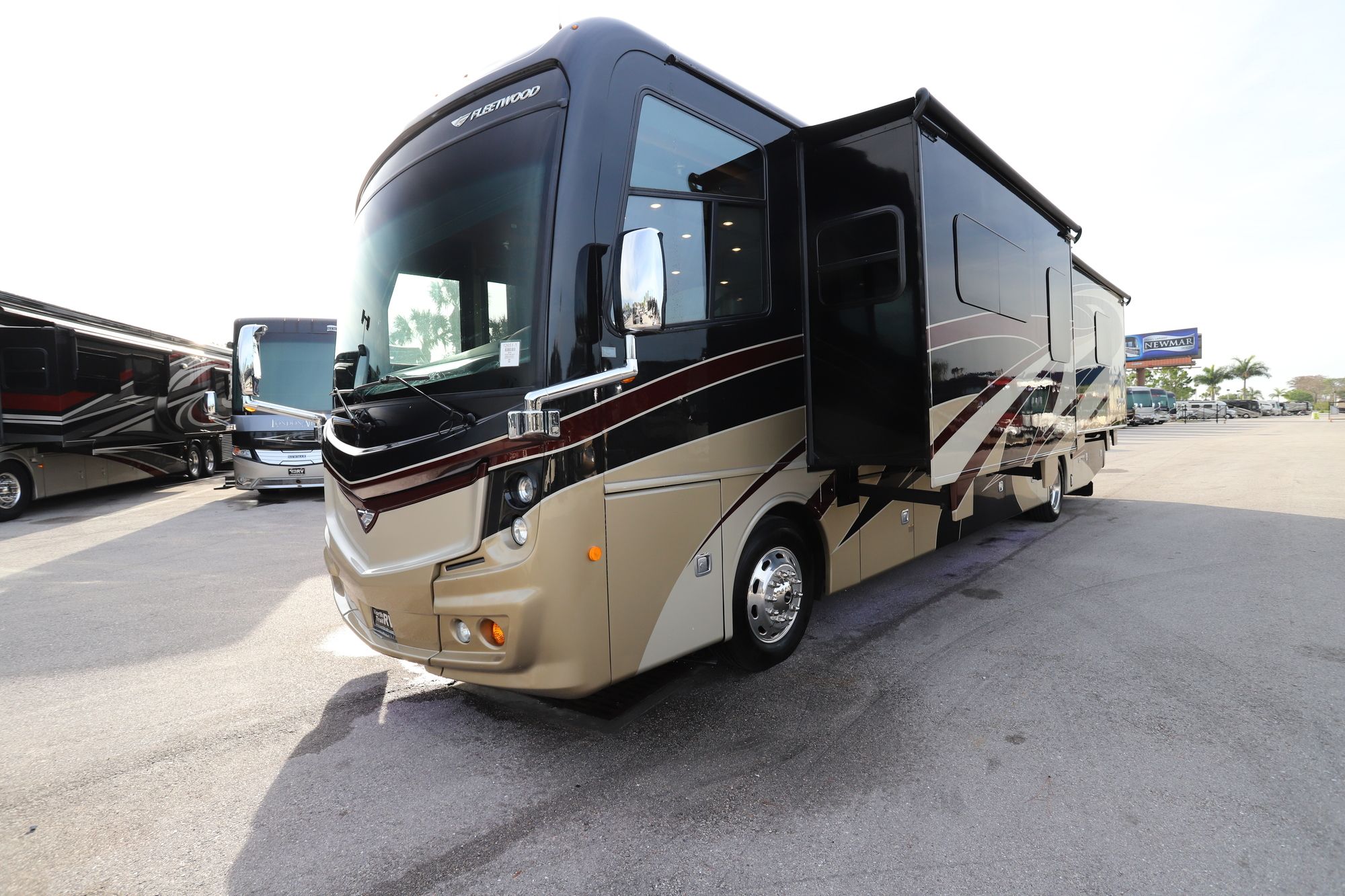 Used 2018 Fleetwood Discovery 39F Class A  For Sale