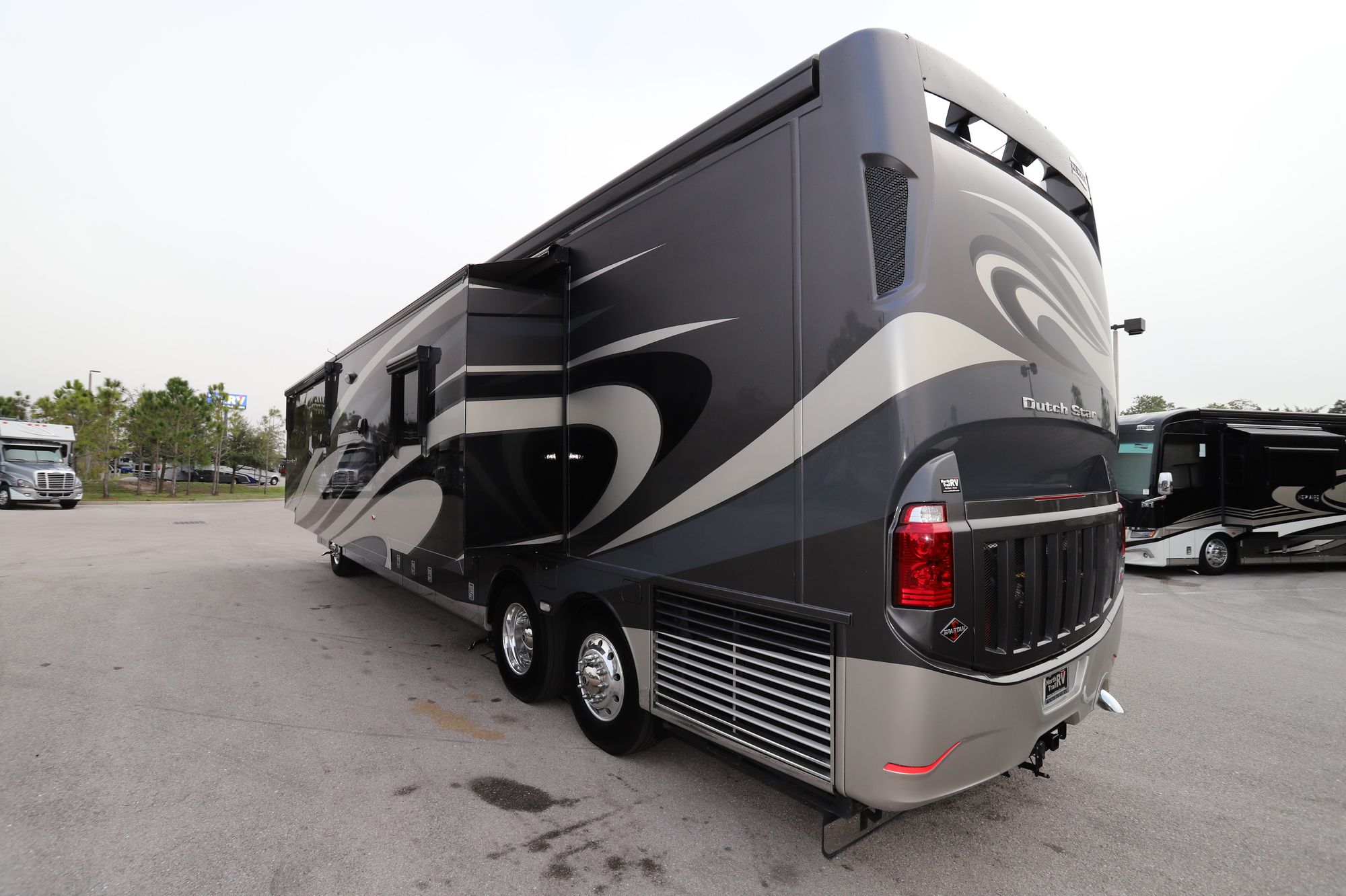 Used 2018 Newmar Dutch Star 4327 Class A  For Sale