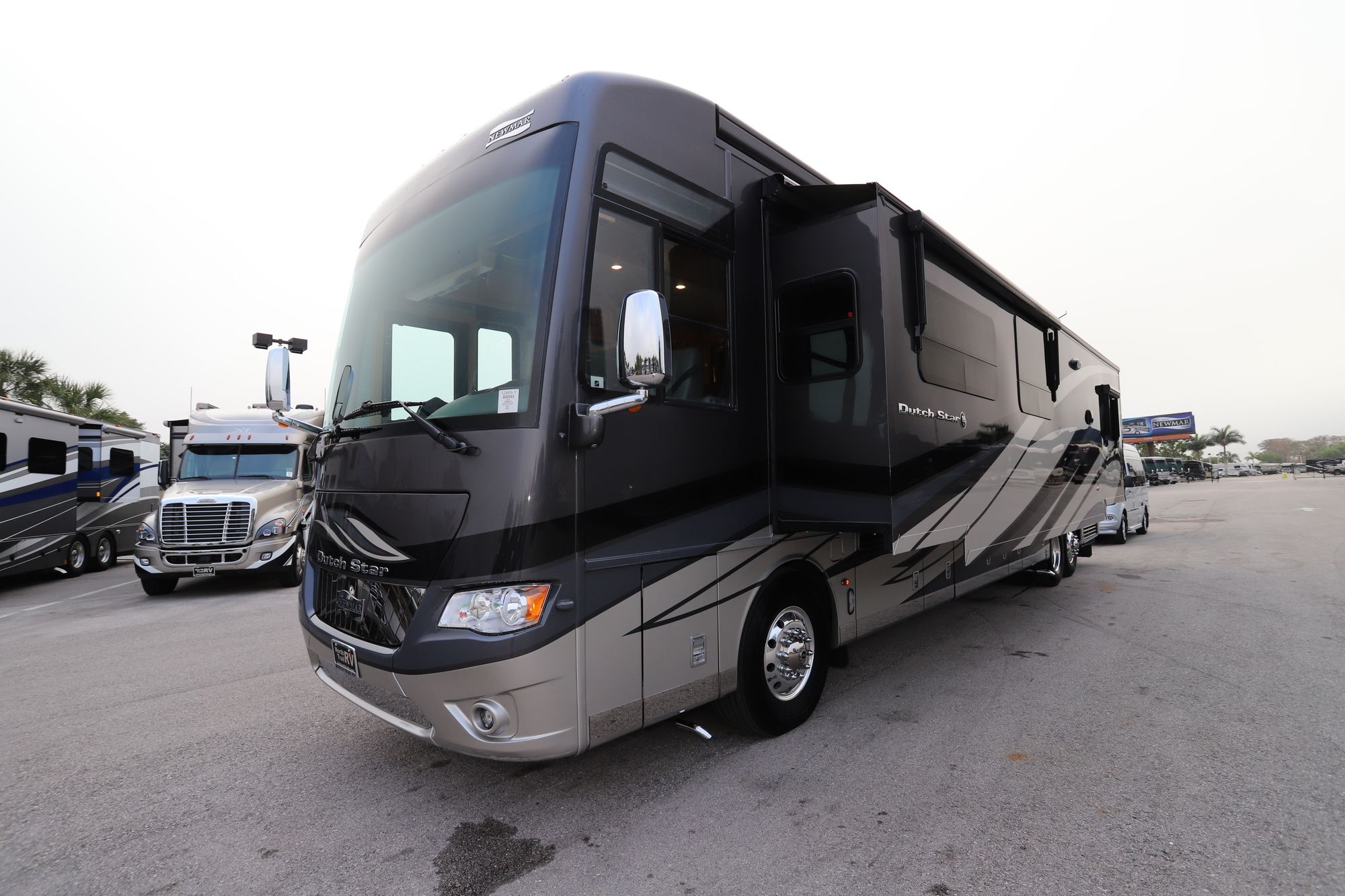 Used 2018 Newmar Dutch Star 4327 Class A  For Sale