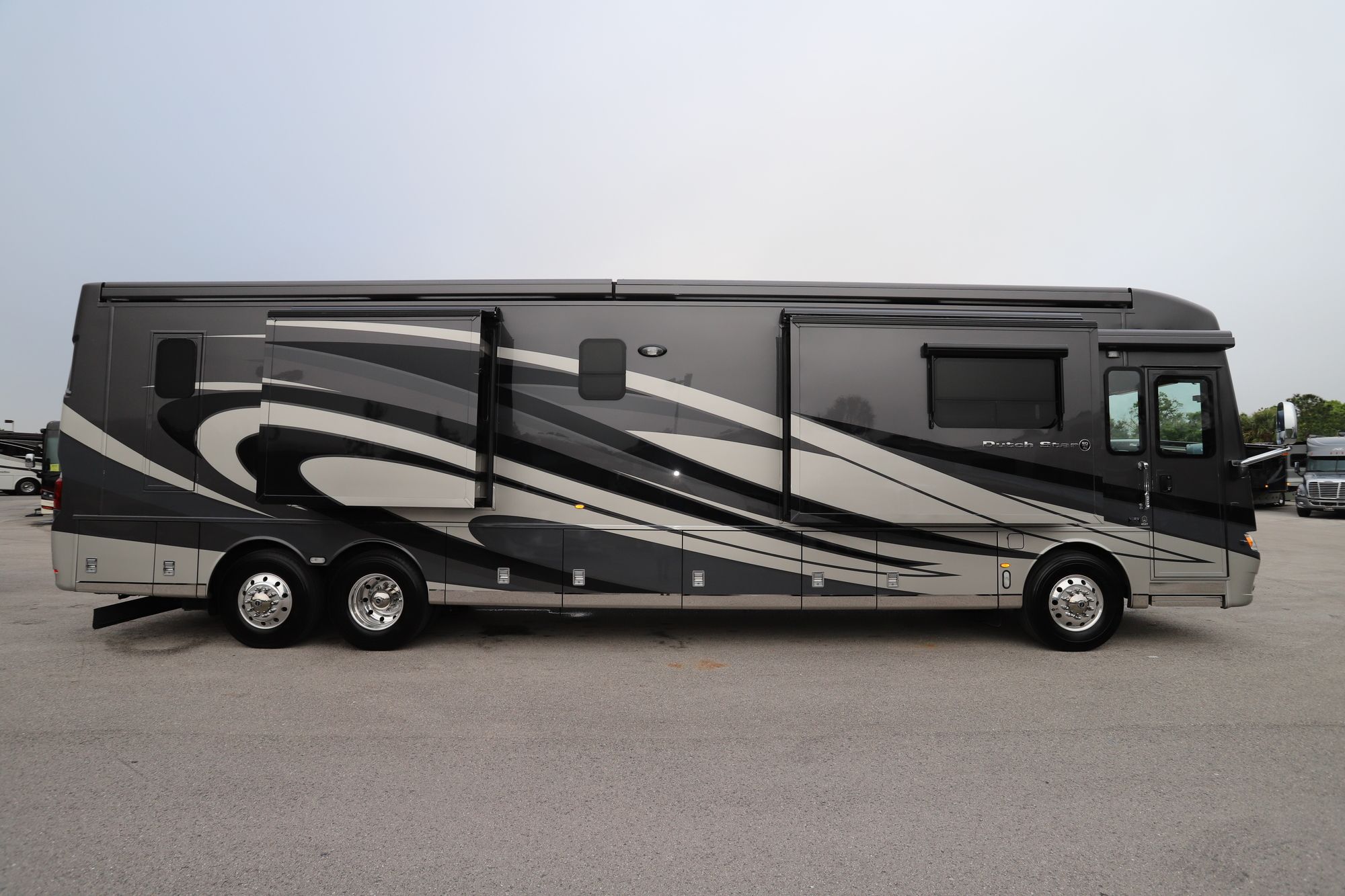 Used 2018 Newmar Dutch Star 4327 Class A  For Sale