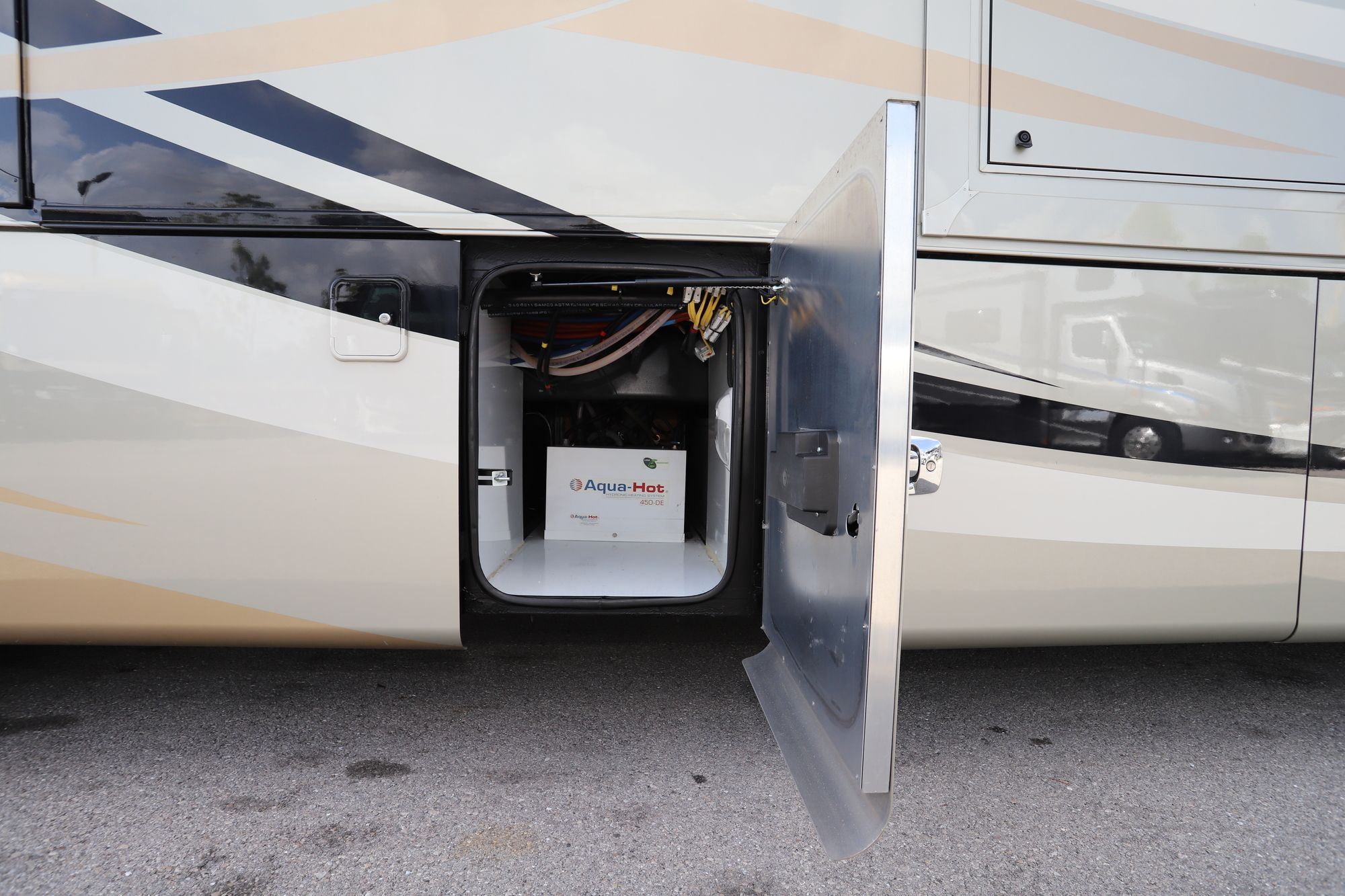 Used 2012 Tiffin Motor Homes Allegro Bus 43QGP Class A  For Sale